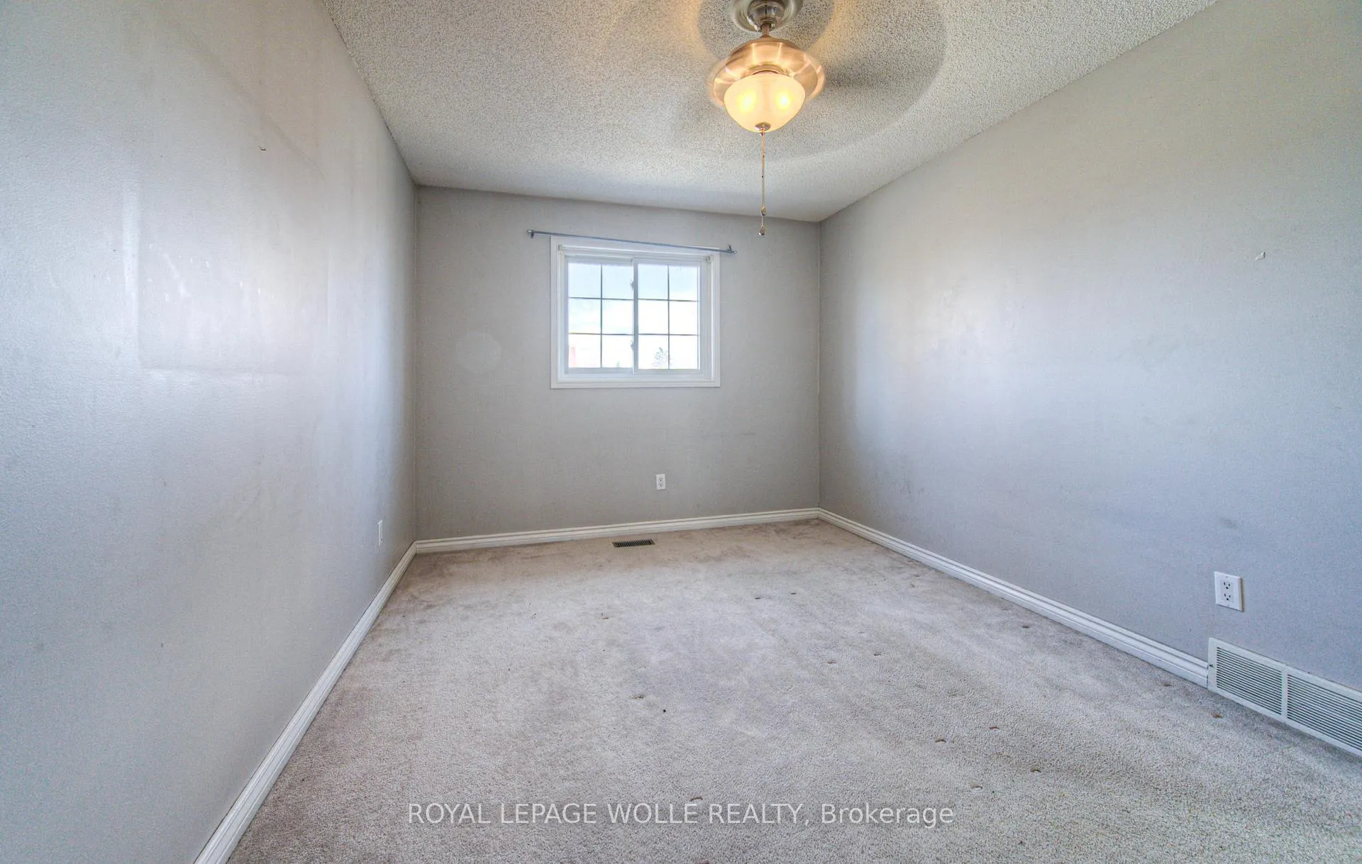 Photo 17 of 35 Wildlark Crescent, Kitchener — HOMEH