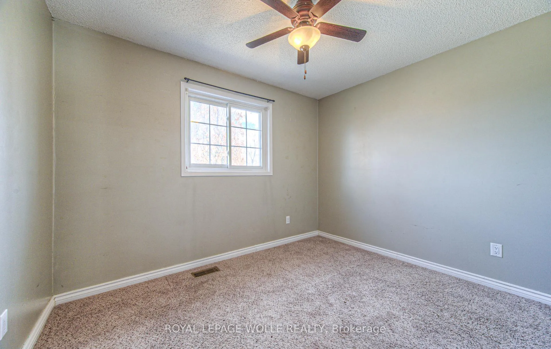 Photo 18 of 35 Wildlark Crescent, Kitchener — HOMEH