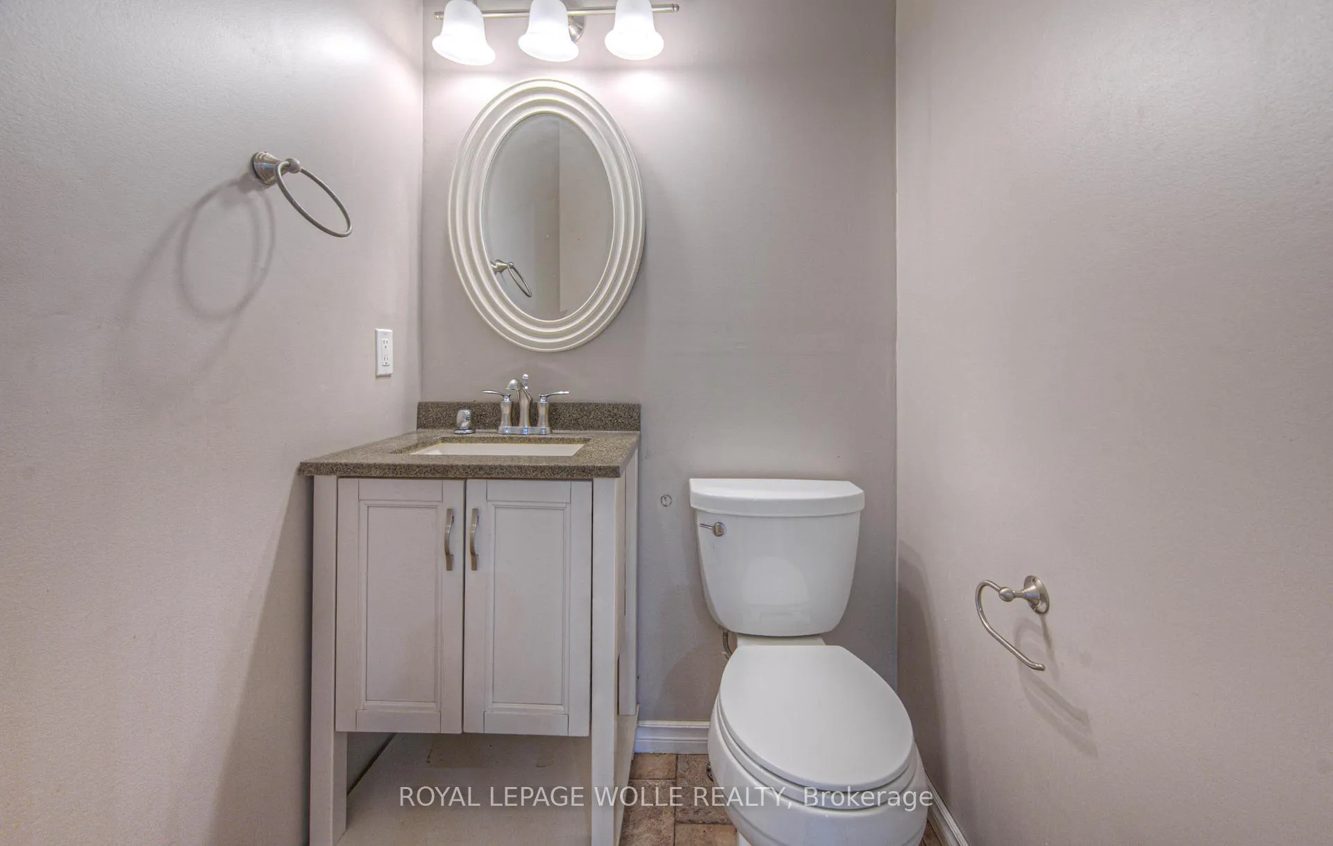 Photo 23 of 35 Wildlark Crescent, Kitchener — HOMEH