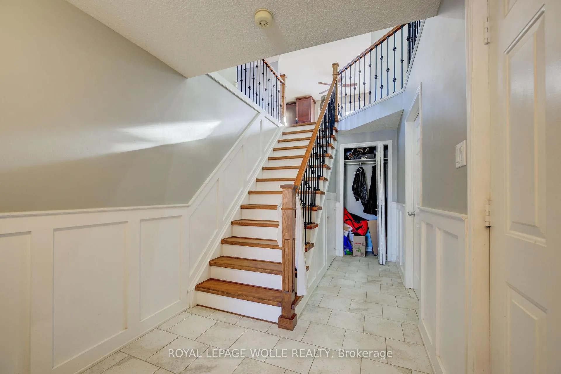 Photo 38 of 35 Wildlark Crescent, Kitchener — HOMEH