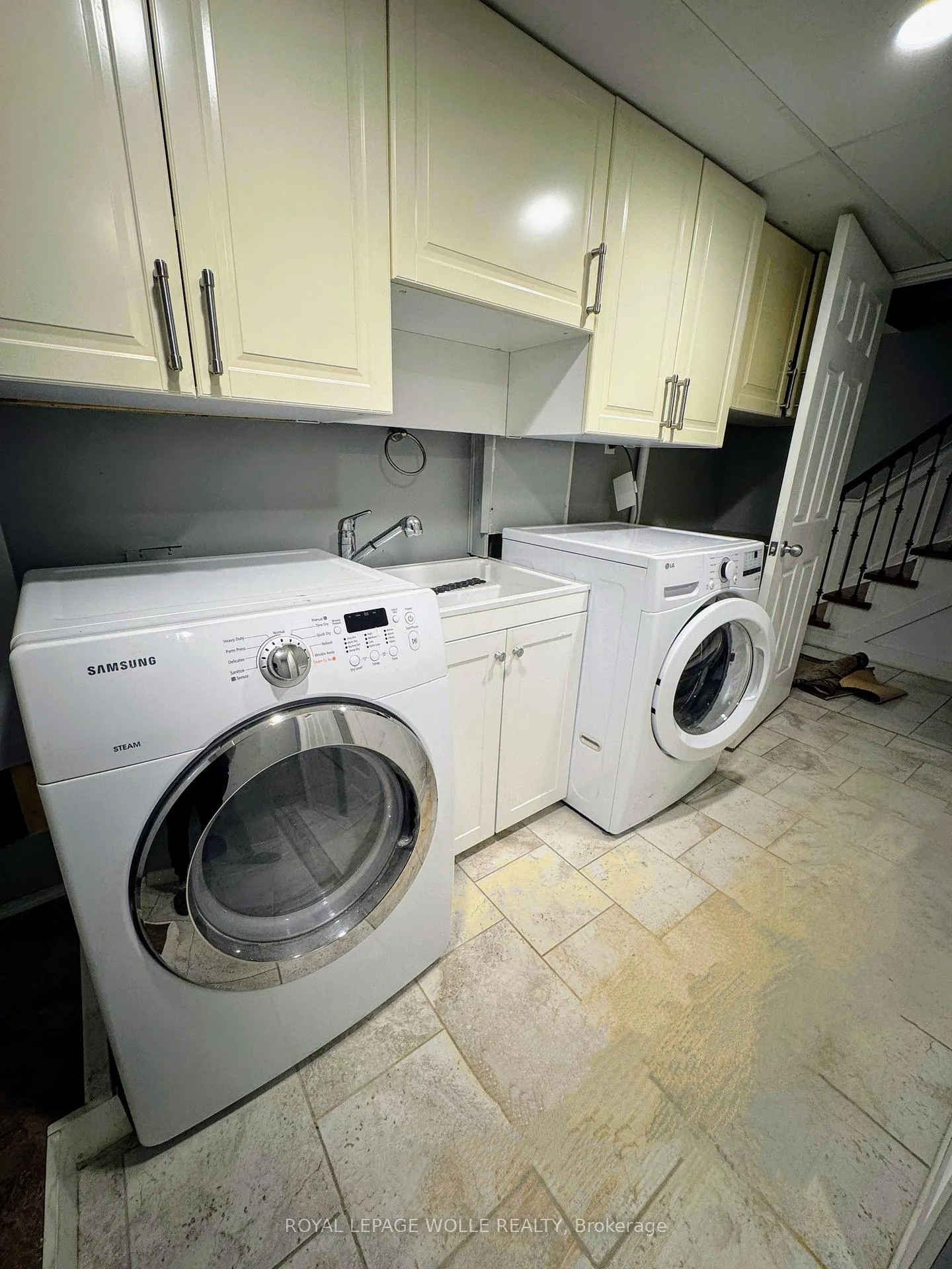 Photo 40 of 35 Wildlark Crescent, Kitchener — HOMEH