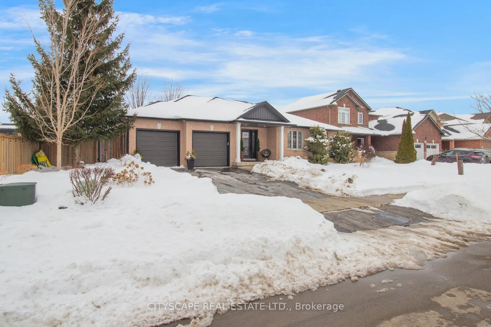 Photo 2 of 11 Penfold Court, Hamilton, Mount Hope — HOMEH