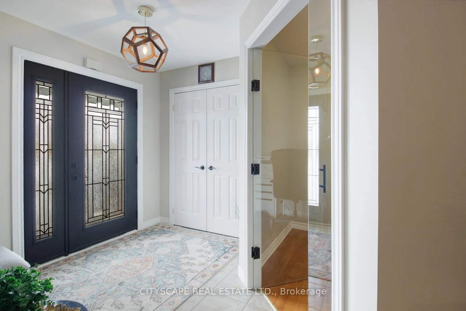 Photo 5 of 11 Penfold Court, Hamilton, Mount Hope — HOMEH