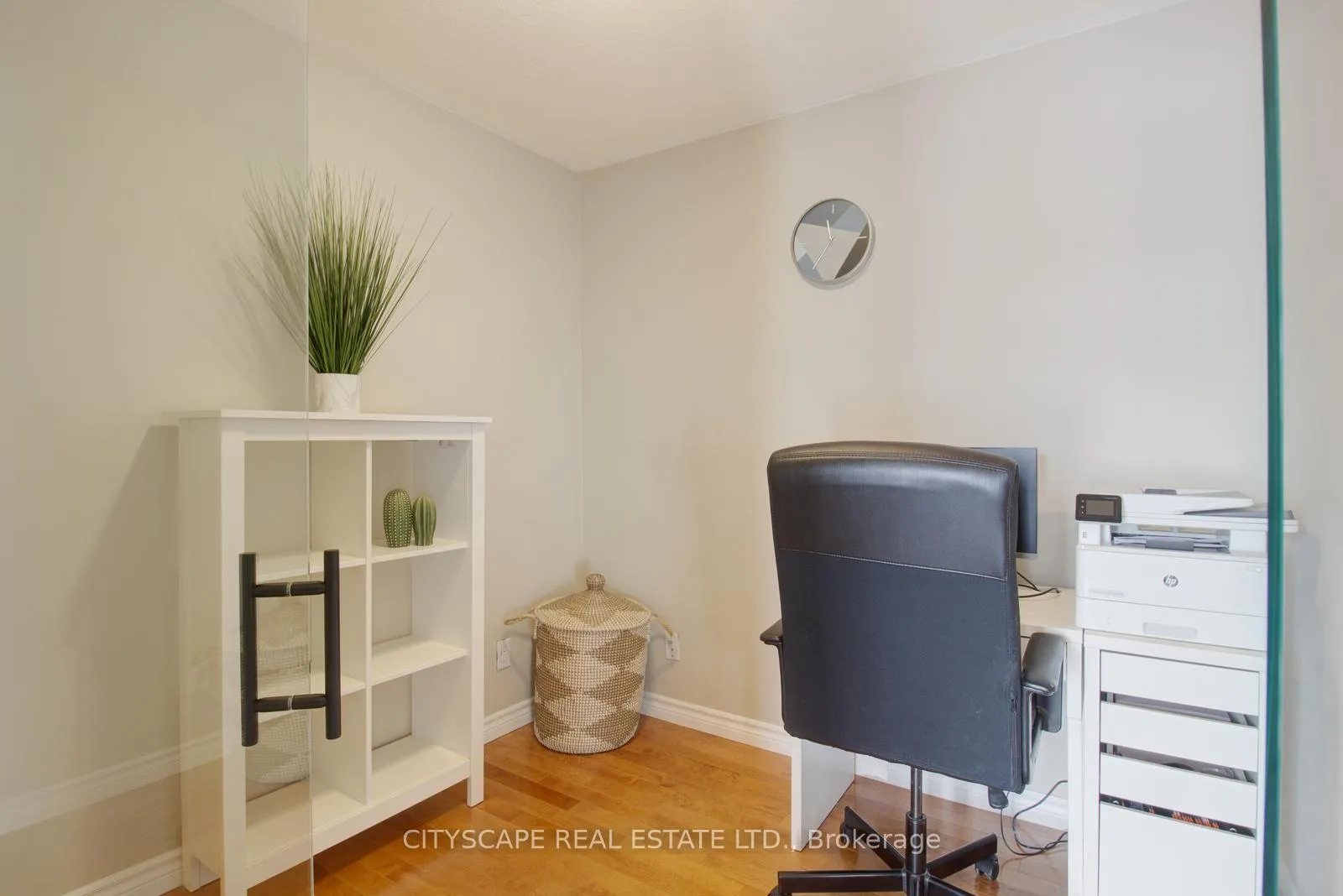 Photo 6 of 11 Penfold Court, Hamilton, Mount Hope — HOMEH
