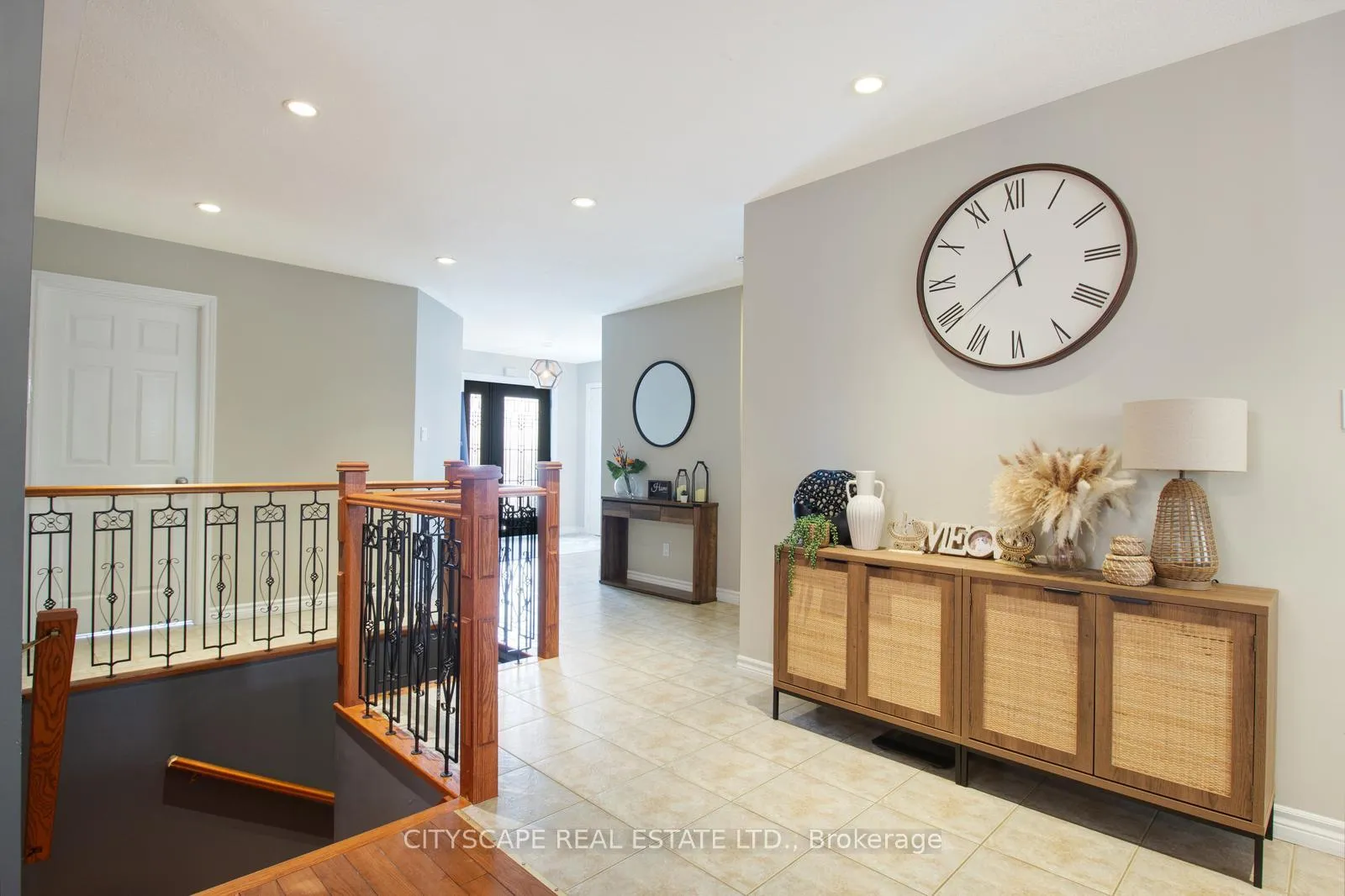 Photo 9 of 11 Penfold Court, Hamilton, Mount Hope — HOMEH