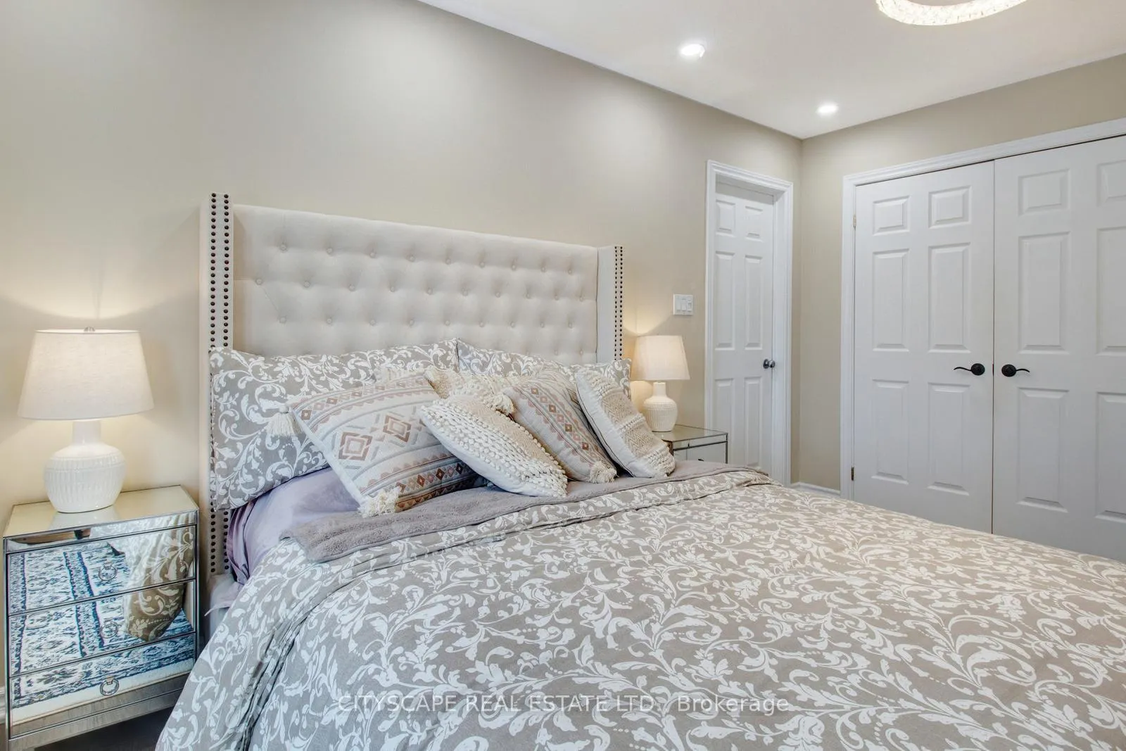 Photo 23 of 11 Penfold Court, Hamilton, Mount Hope — HOMEH