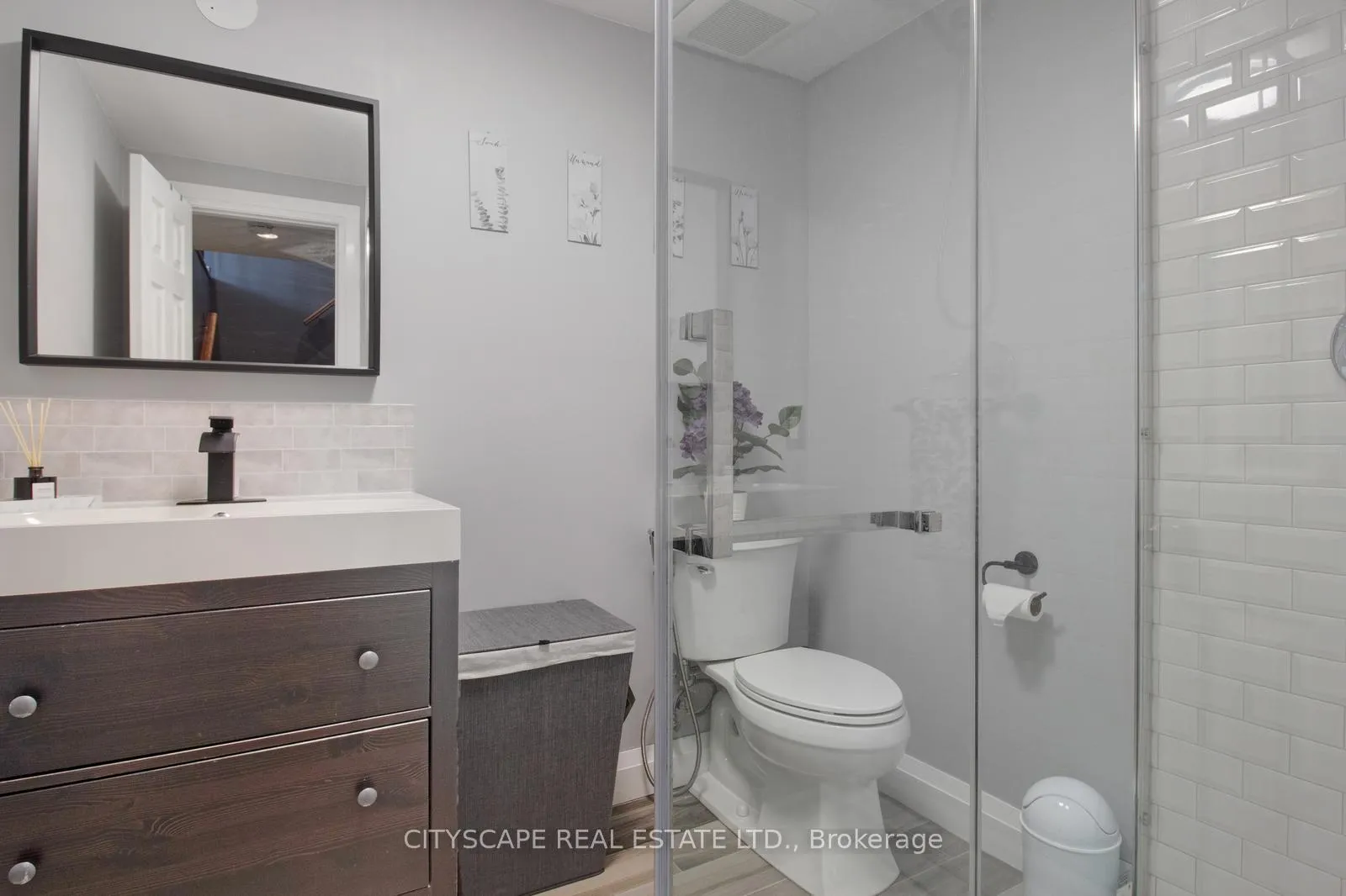 Photo 46 of 11 Penfold Court, Hamilton, Mount Hope — HOMEH