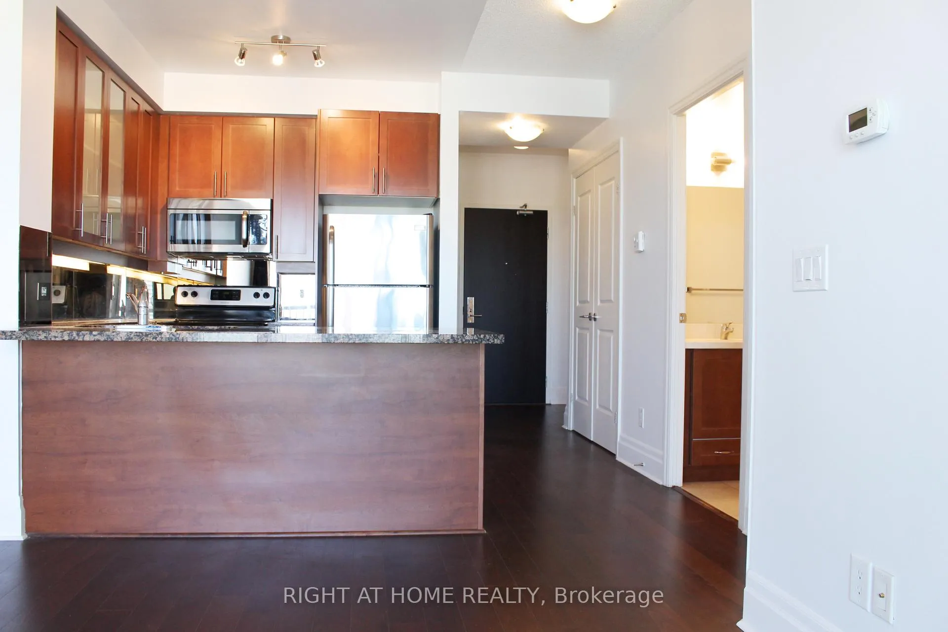 Photo 9 of Unit 609, 111 Upper Duke Crescent, Markham, Unionville — HOMEH