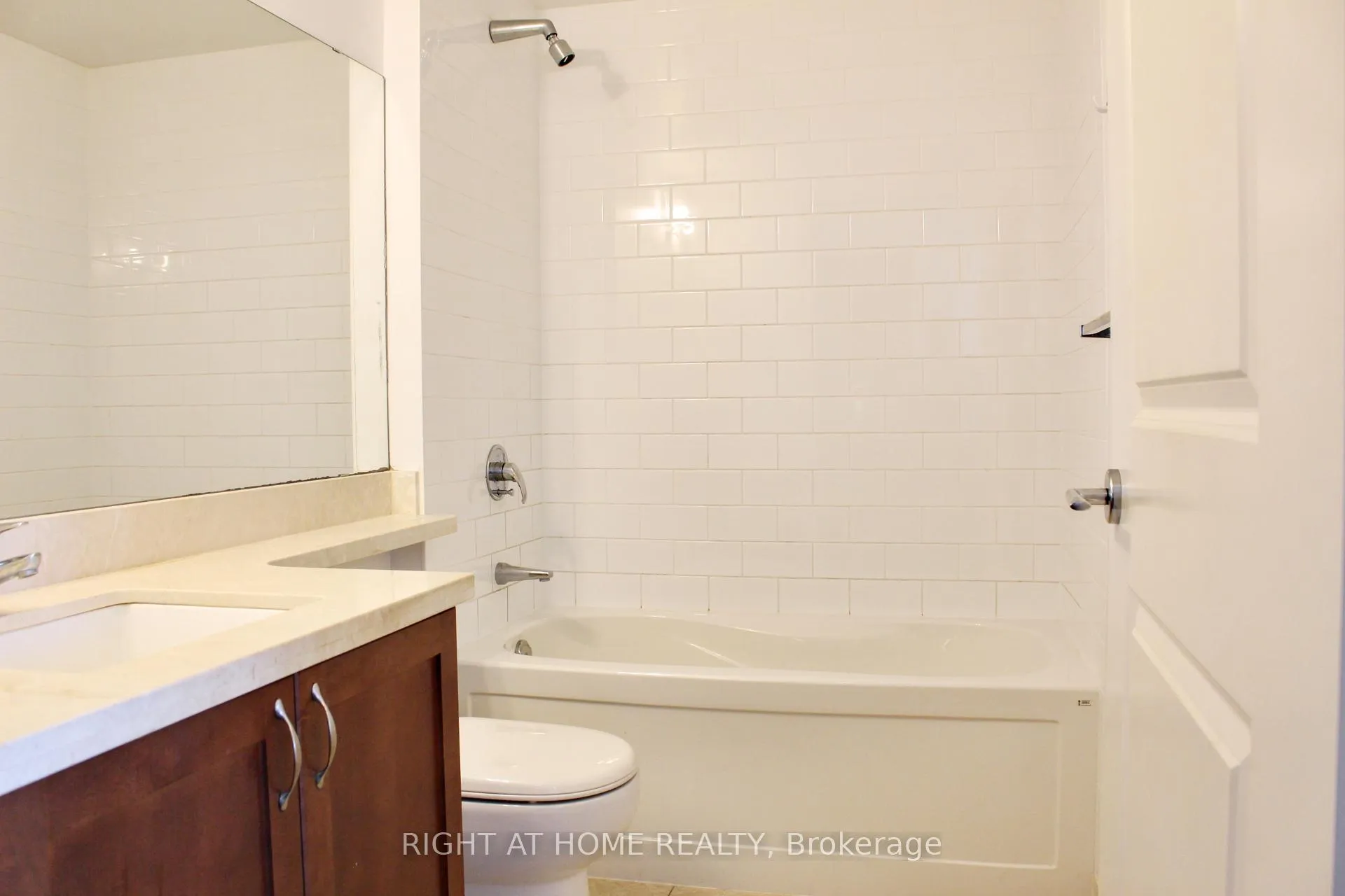 Photo 14 of Unit 609, 111 Upper Duke Crescent, Markham, Unionville — HOMEH