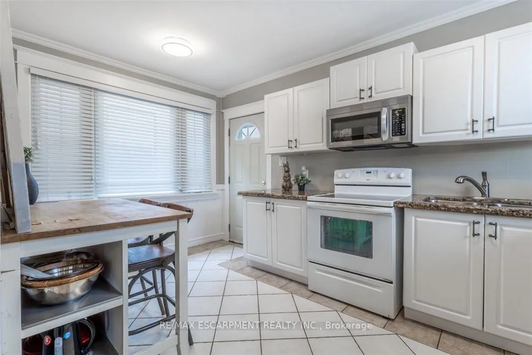 Photo 9 of 11 Munn Street, Hamilton, Raleigh — HOMEH