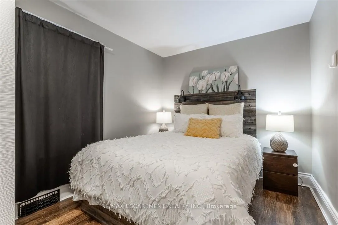 Photo 20 of 11 Munn Street, Hamilton, Raleigh — HOMEH