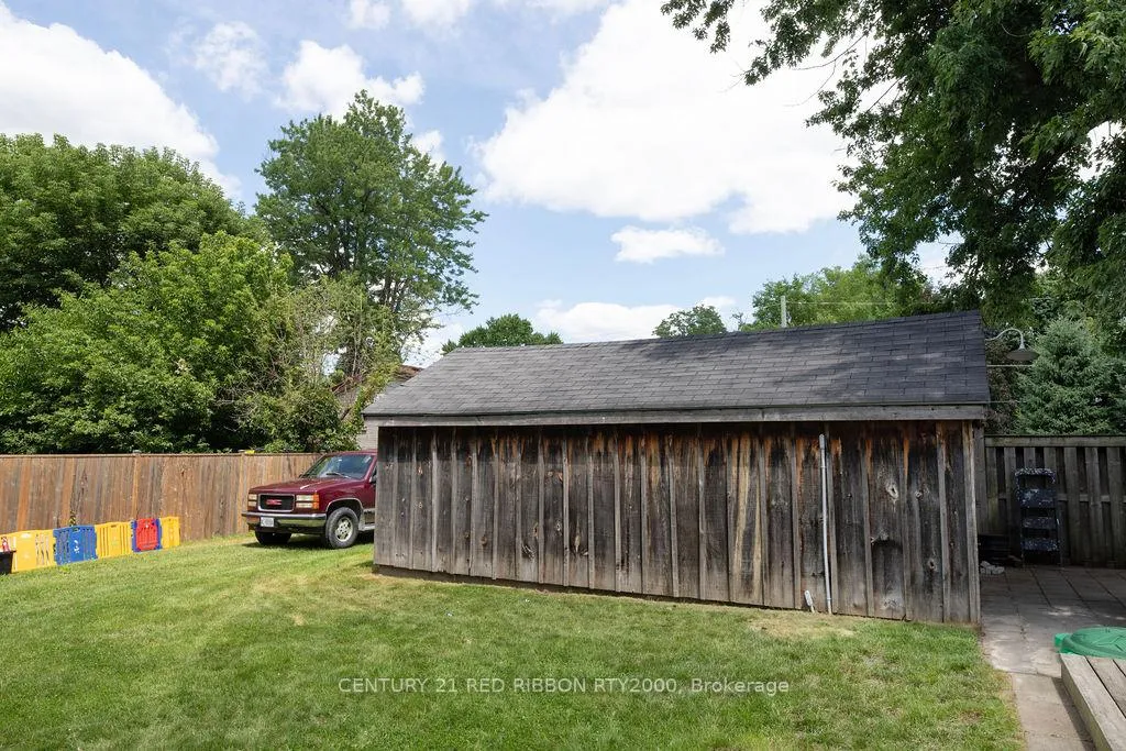Photo 17 of 69 High Street W, Strathroy-Caradoc, SW — HOMEH