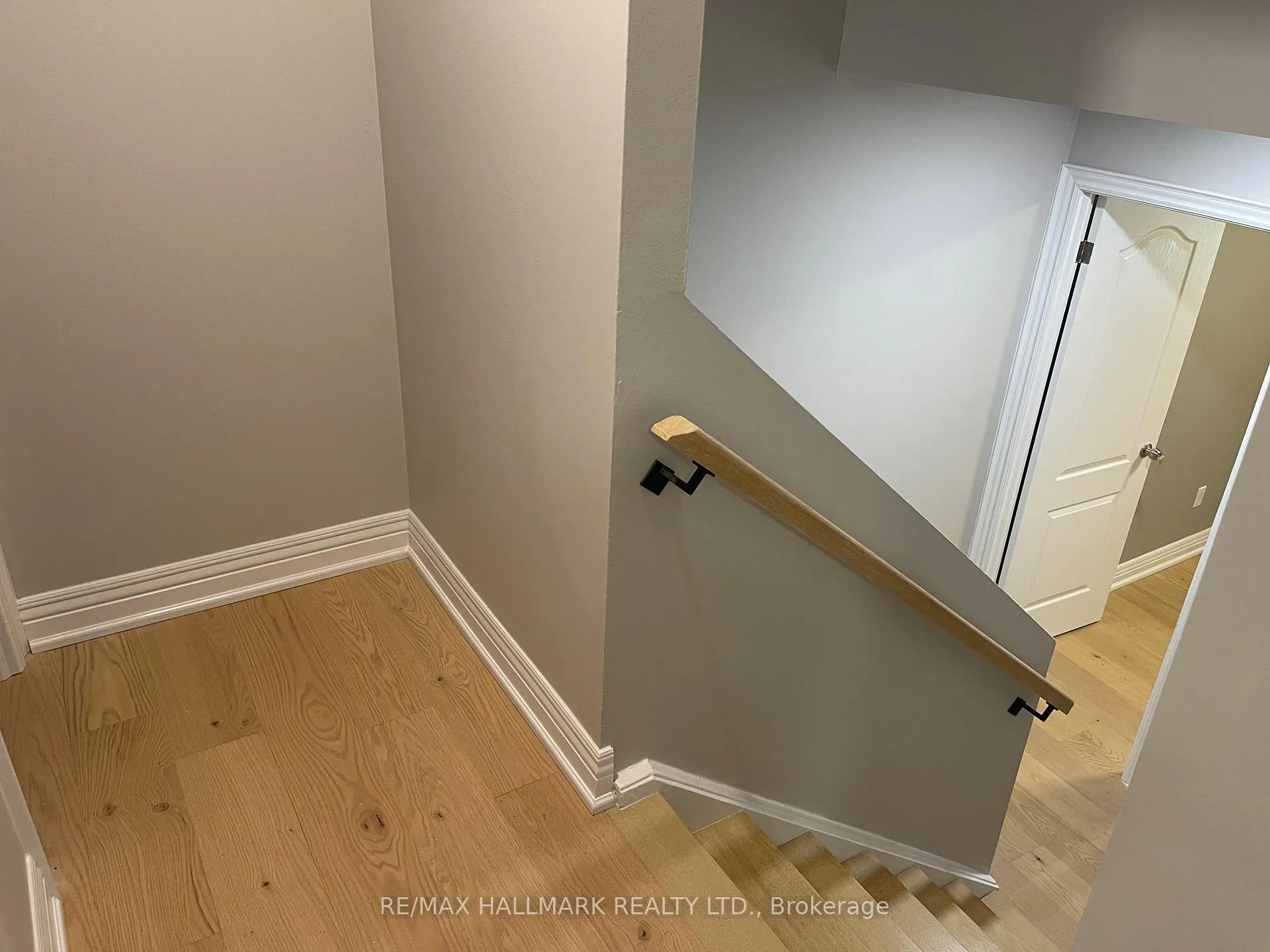 Photo 11 of 144 Milestone Crescent, Aurora, Aurora Village — HOMEH