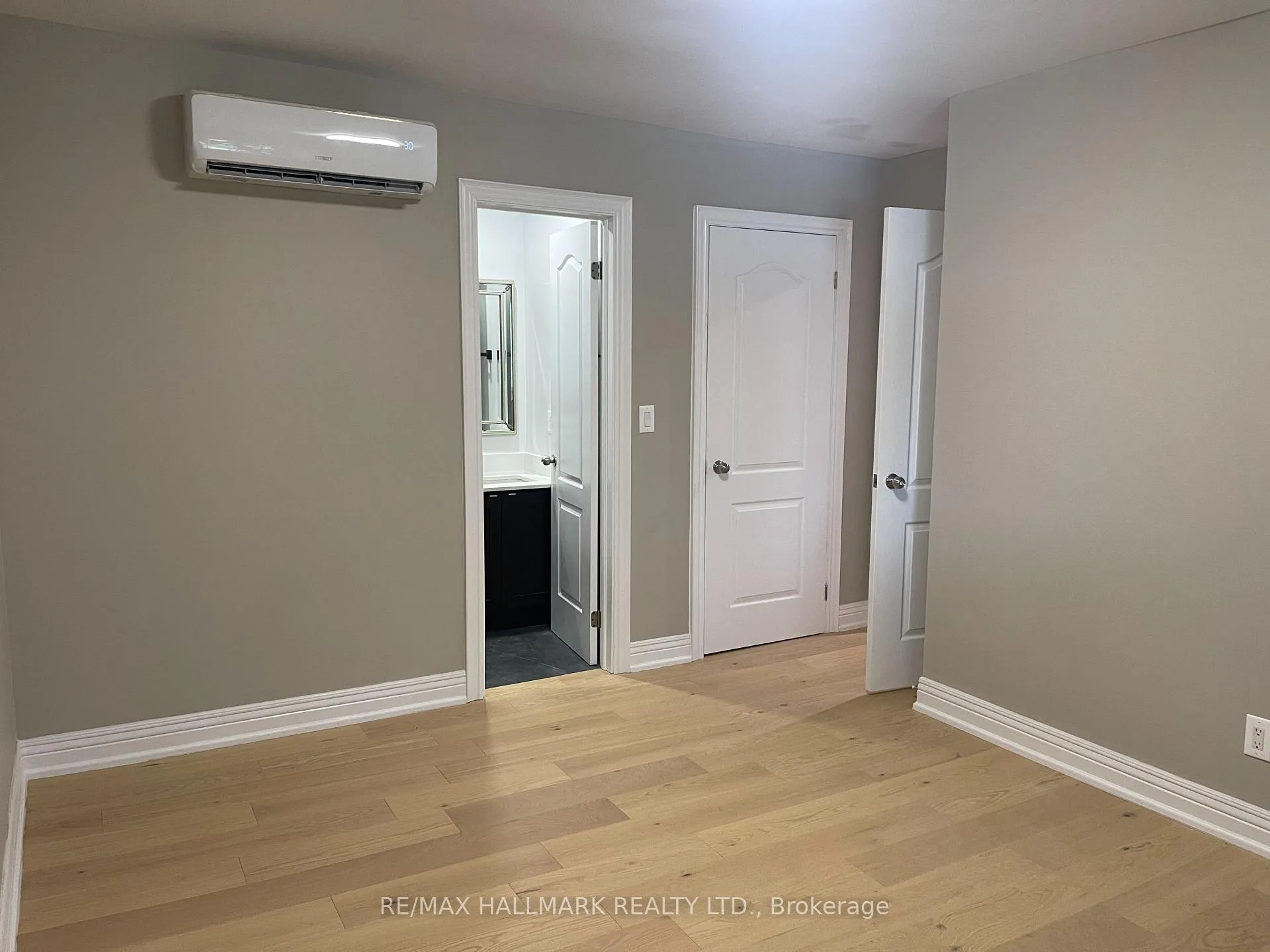 Photo 16 of 144 Milestone Crescent, Aurora, Aurora Village — HOMEH