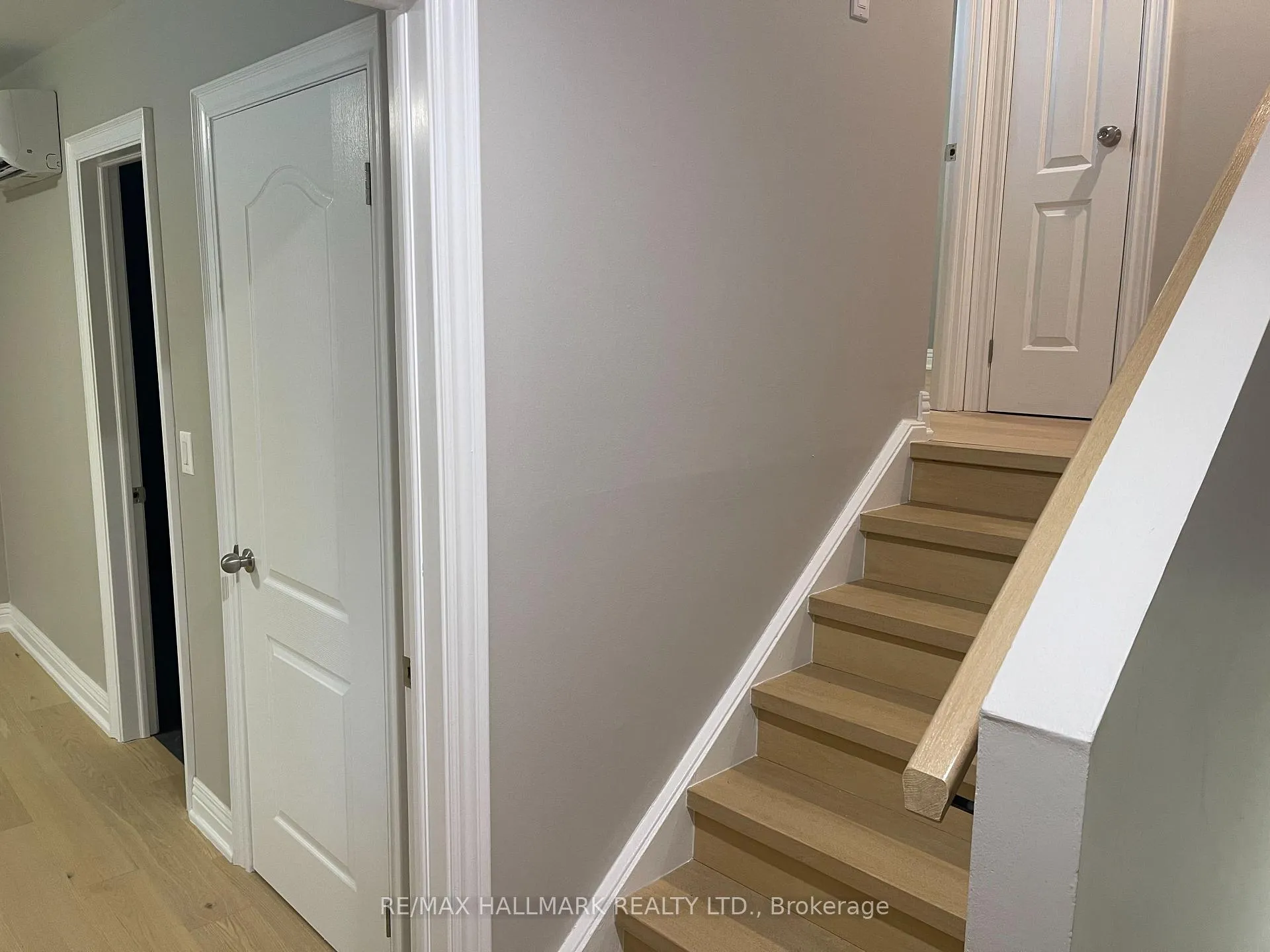 Photo 20 of 144 Milestone Crescent, Aurora, Aurora Village — HOMEH