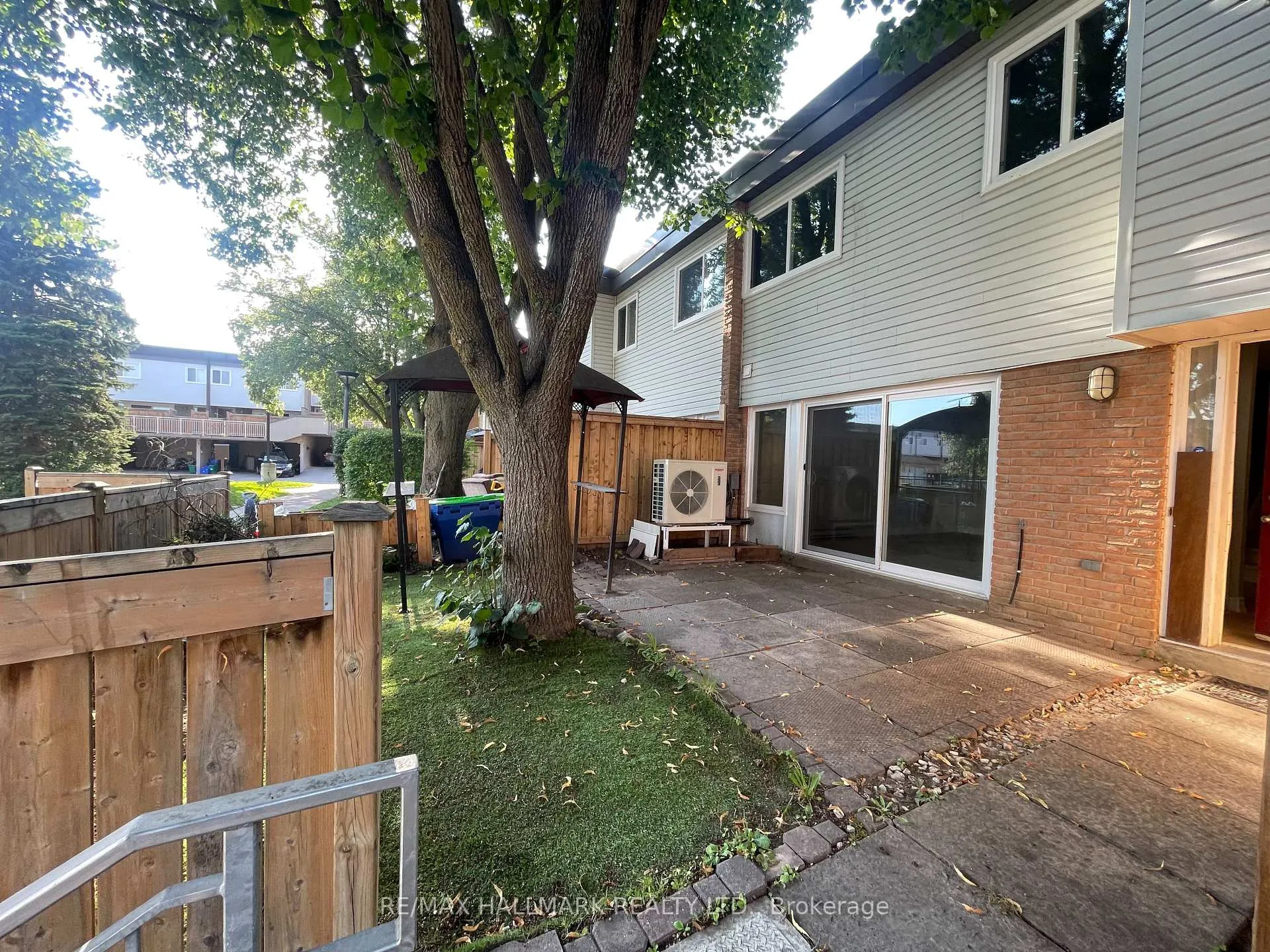 Photo 25 of 144 Milestone Crescent, Aurora, Aurora Village — HOMEH