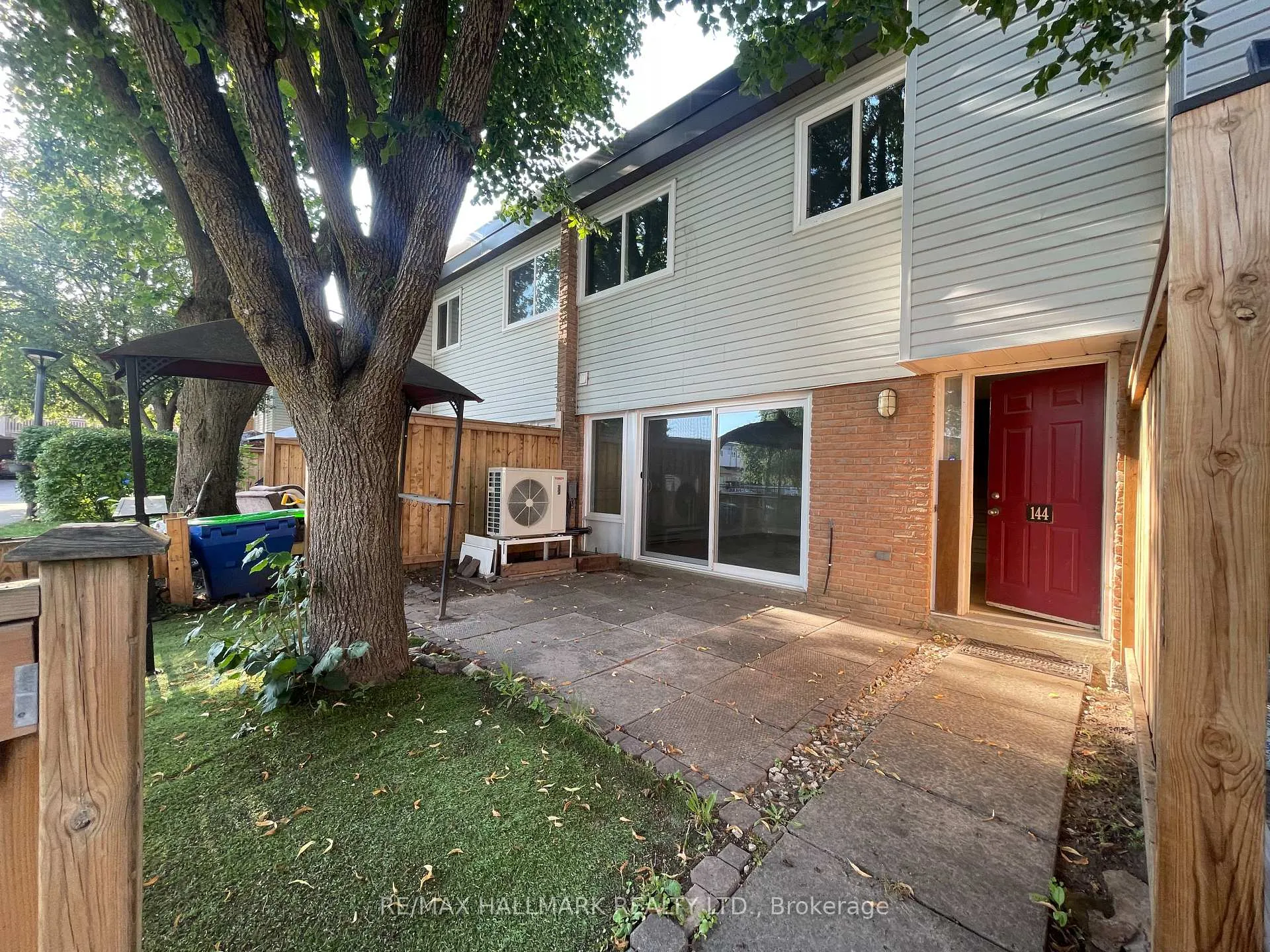 Photo 26 of 144 Milestone Crescent, Aurora, Aurora Village — HOMEH