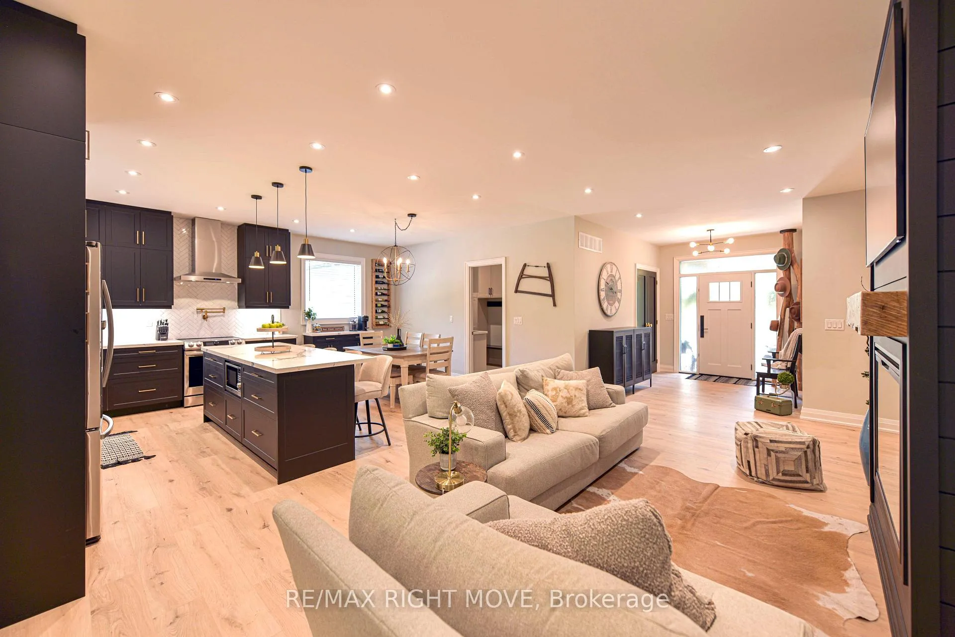 Photo 10 of 2272 Monck Road, Ramara, Rural Ramara — HOMEH
