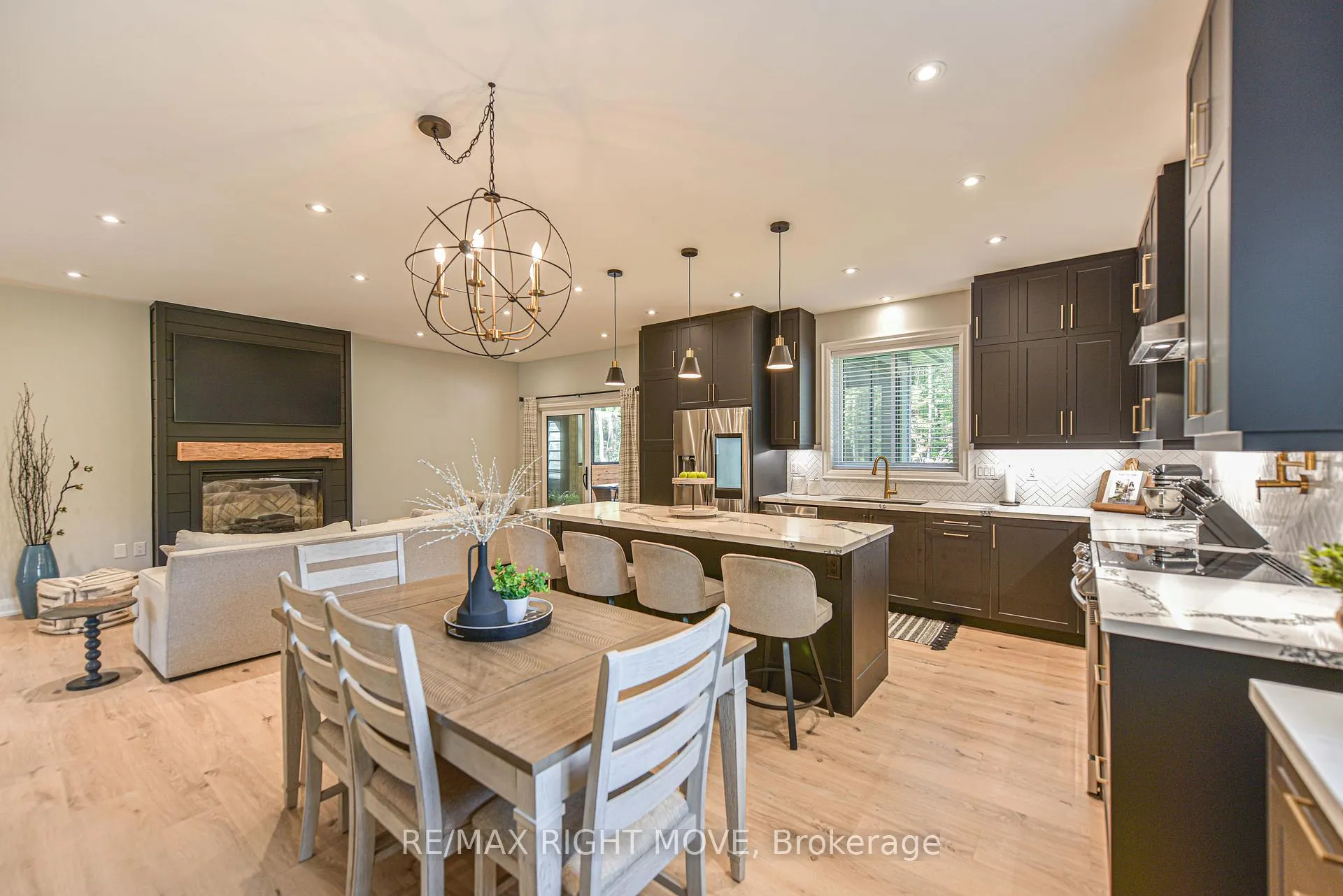 Photo 13 of 2272 Monck Road, Ramara, Rural Ramara — HOMEH