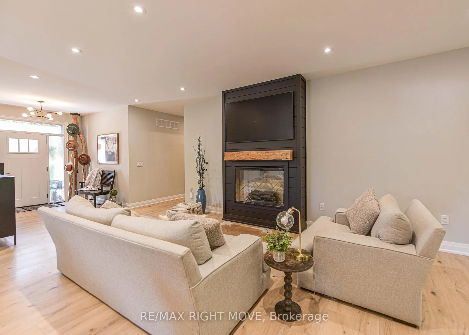 Photo 18 of 2272 Monck Road, Ramara, Rural Ramara — HOMEH