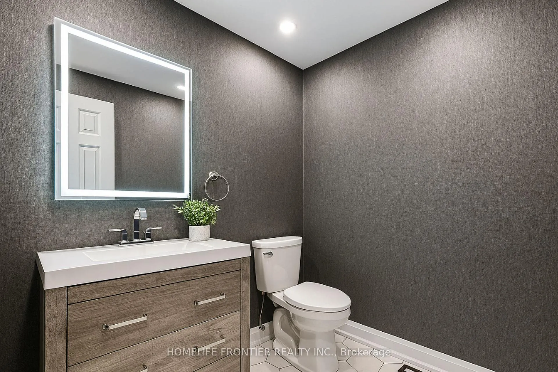 Photo 9 of 41 White Elm Road, Barrie, Holly — HOMEH