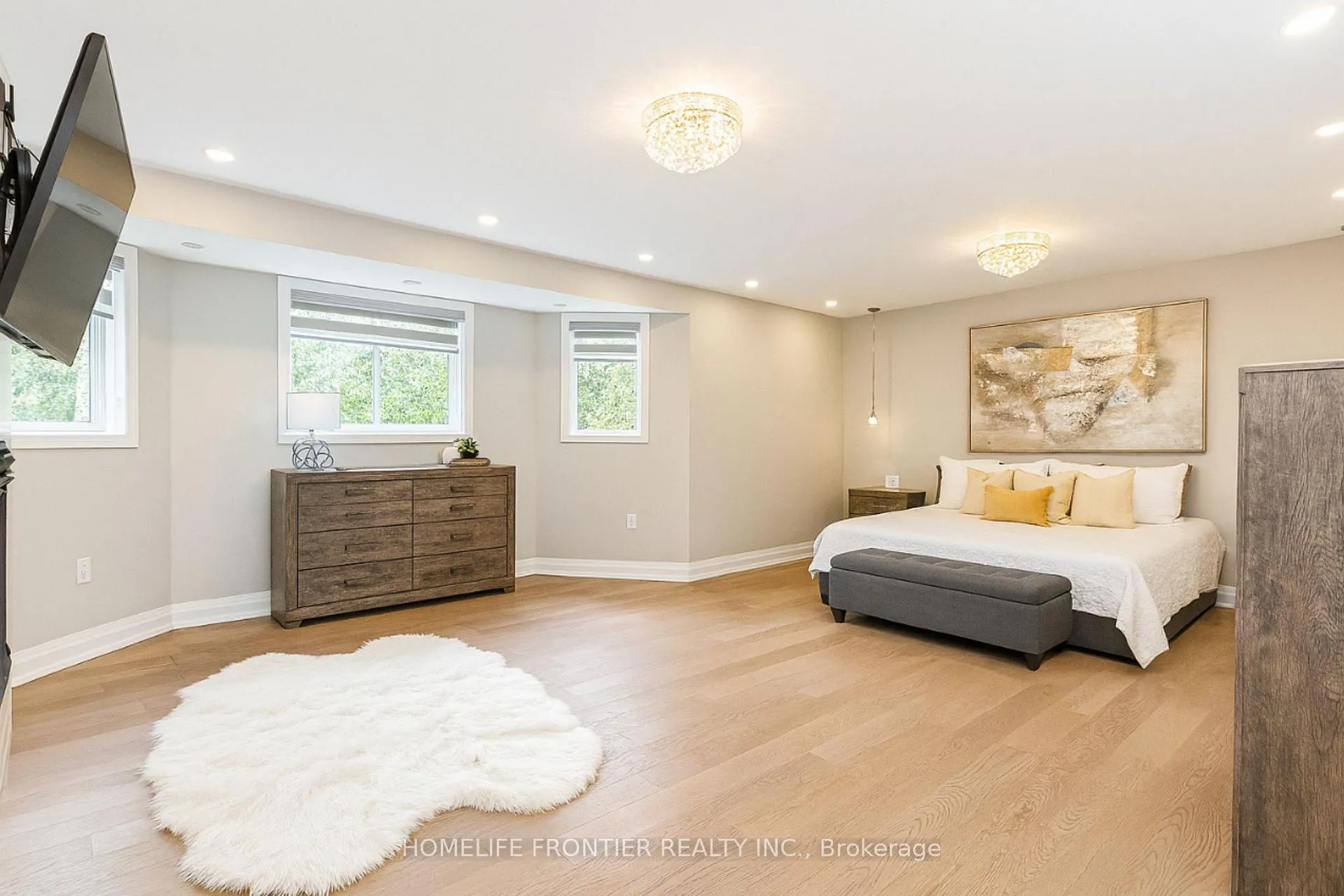 Photo 12 of 41 White Elm Road, Barrie, Holly — HOMEH