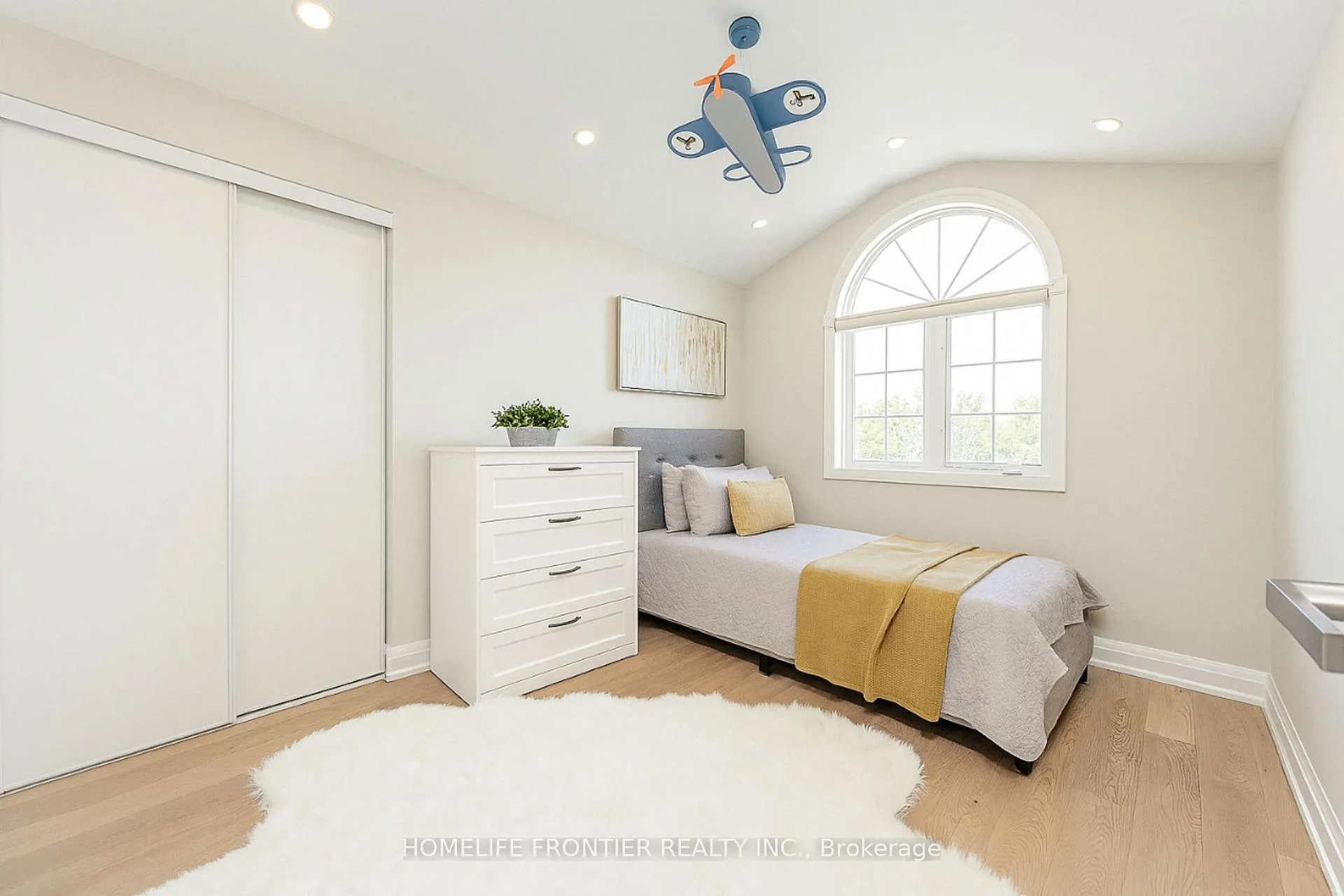 Photo 19 of 41 White Elm Road, Barrie, Holly — HOMEH