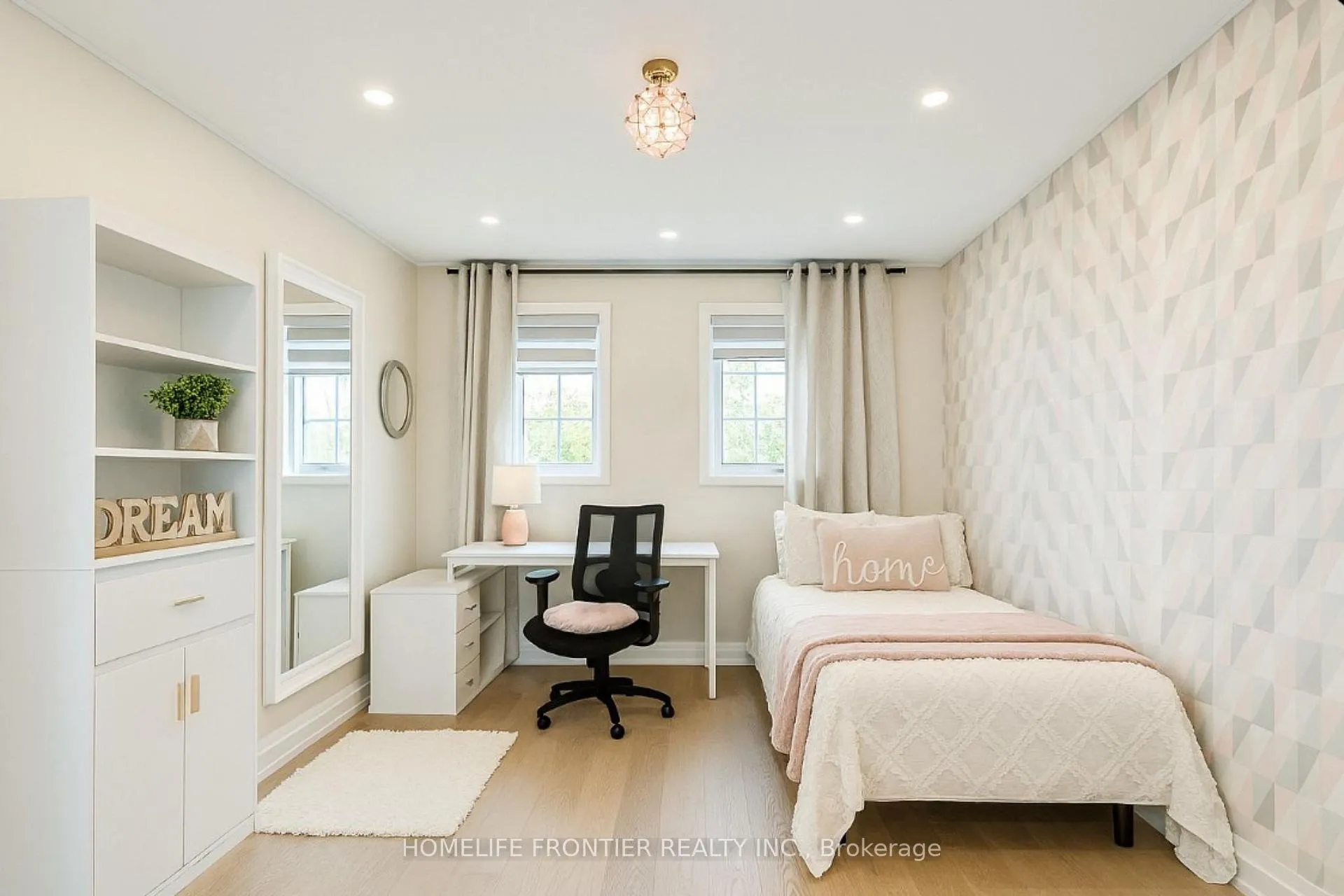 Photo 20 of 41 White Elm Road, Barrie, Holly — HOMEH