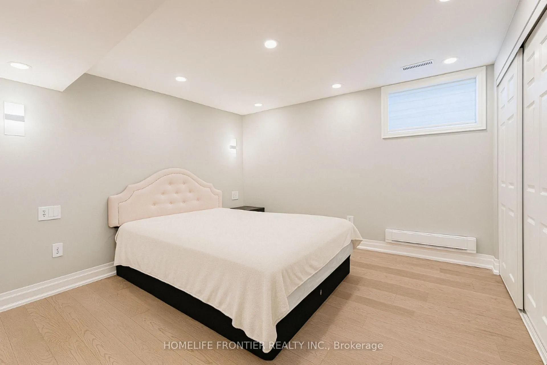 Photo 23 of 41 White Elm Road, Barrie, Holly — HOMEH