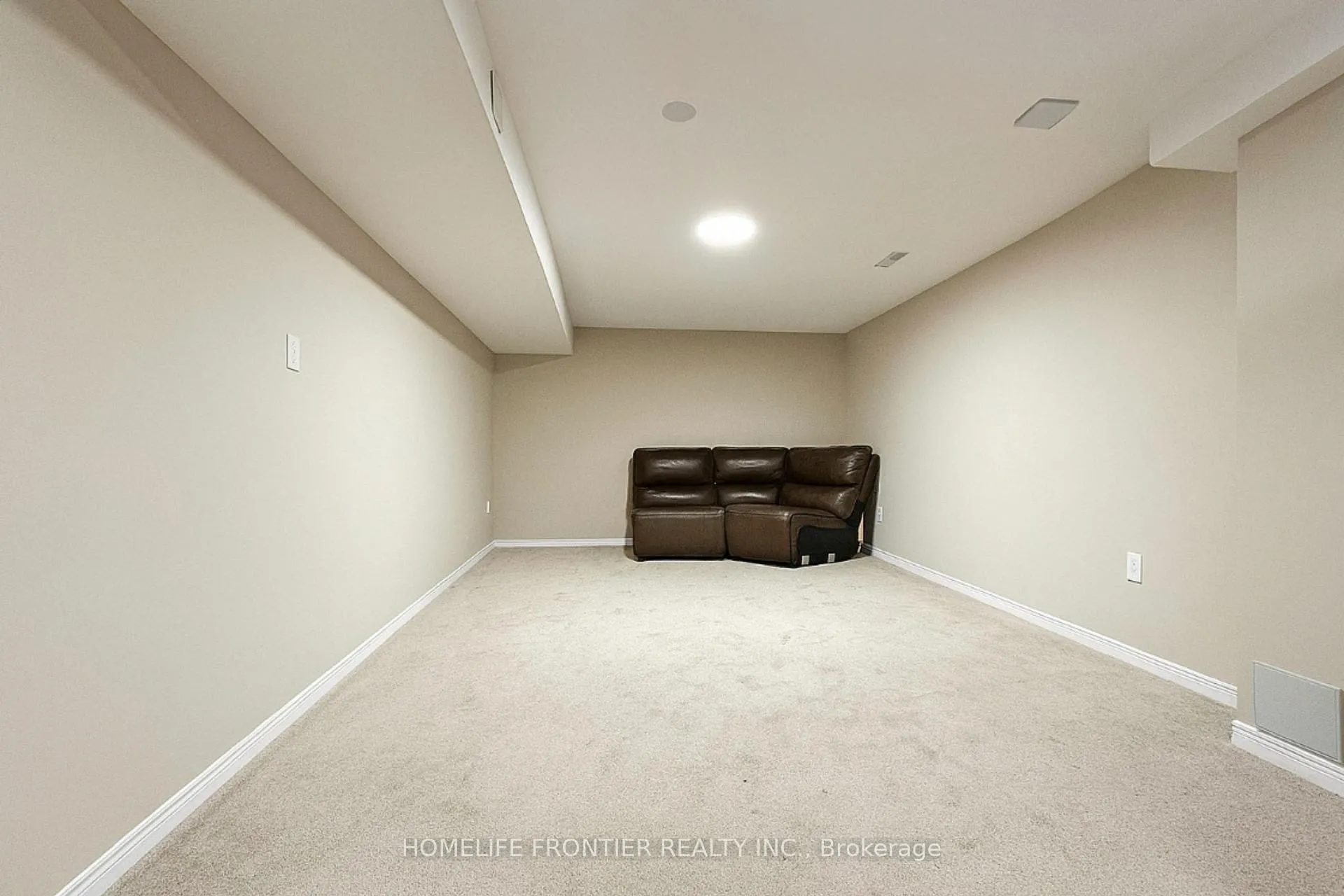 Photo 28 of 41 White Elm Road, Barrie, Holly — HOMEH