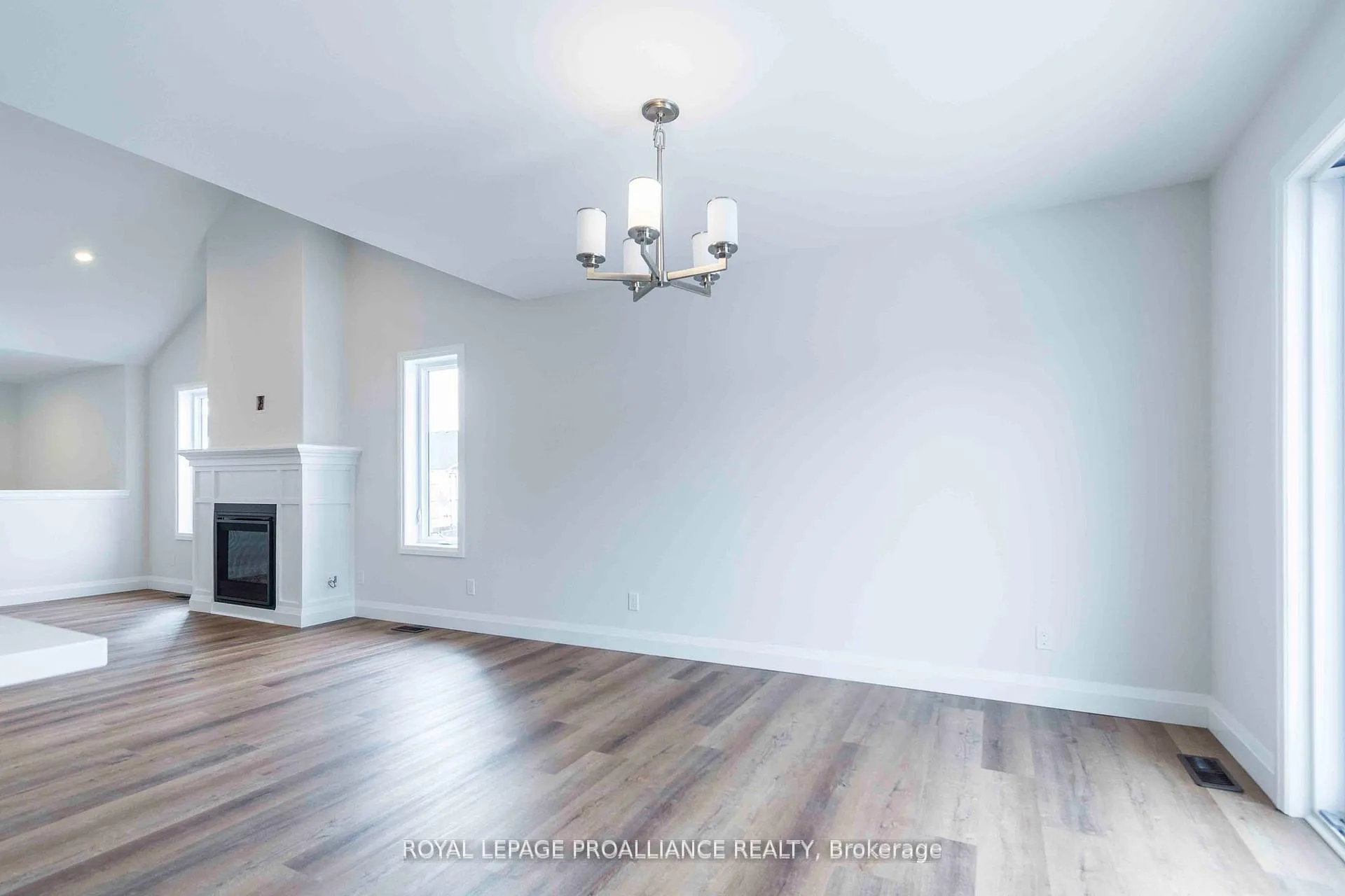 Photo 12 of 74 Stirling Crescent, Prince Edward County, South Marysburg Ward — HOMEH