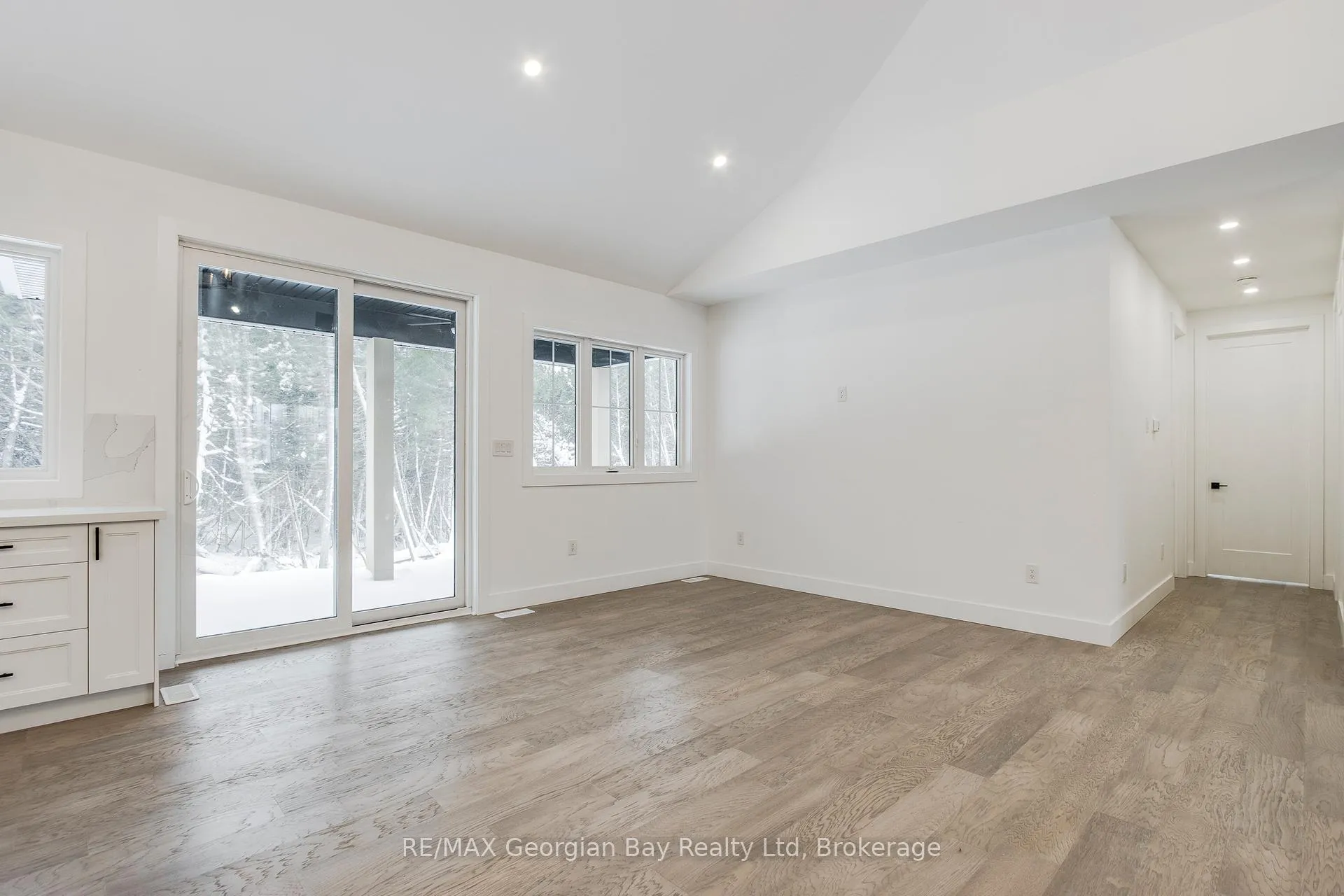 Photo 17 of 2244 Champlain Road, Tiny, Rural Tiny — HOMEH