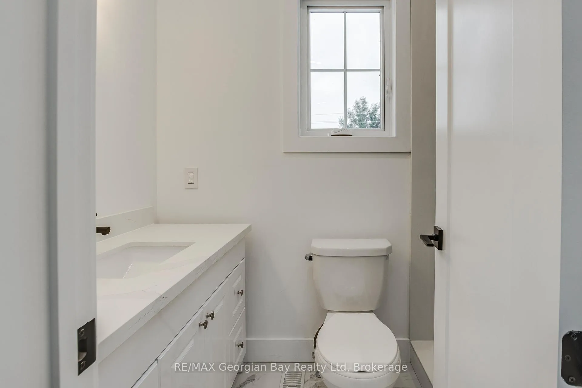 Photo 28 of 2244 Champlain Road, Tiny, Rural Tiny — HOMEH