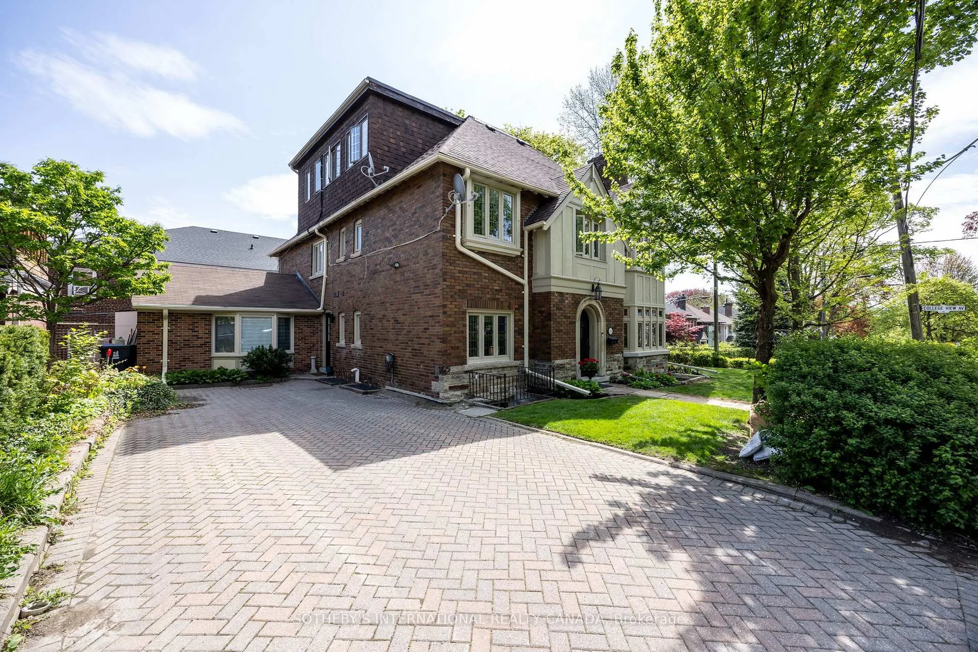 Photo 1 of Unit Main Flr, 18 College View Avenue, Toronto, Yonge-Eglinton — HOMEH