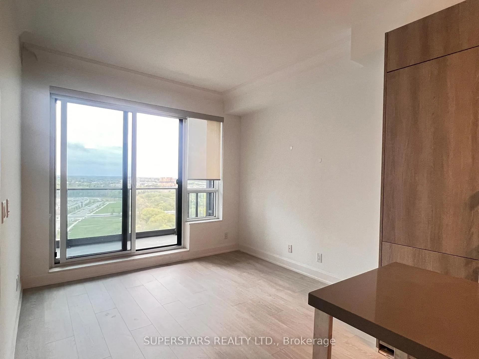 Photo 4 of Unit 2211, 8 Water Walk Drive, Markham, Unionville — HOMEH