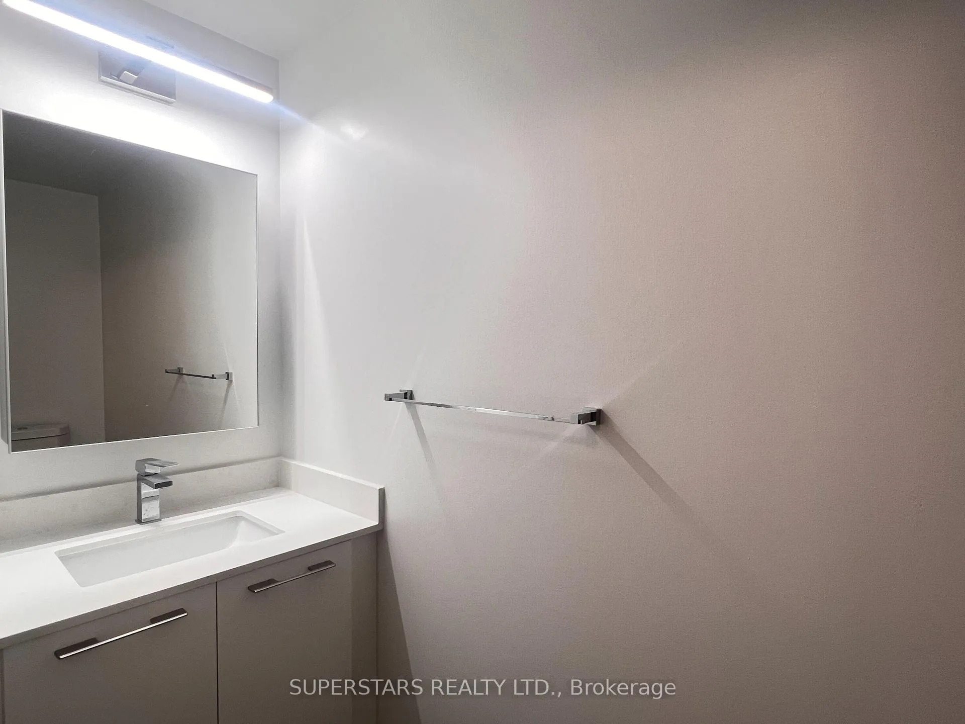 Photo 10 of Unit 2211, 8 Water Walk Drive, Markham, Unionville — HOMEH