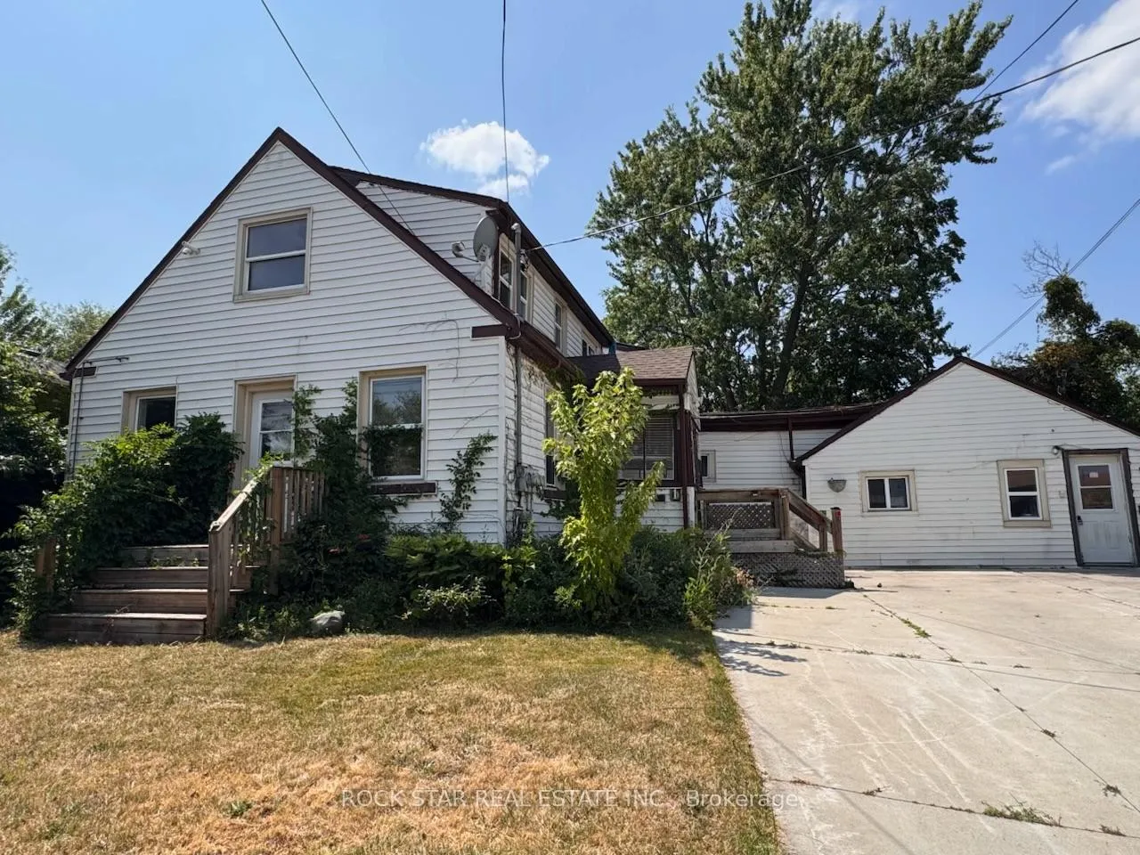 Photo 2 of 646 Deere Street, Welland, Lincoln/Crowland — HOMEH