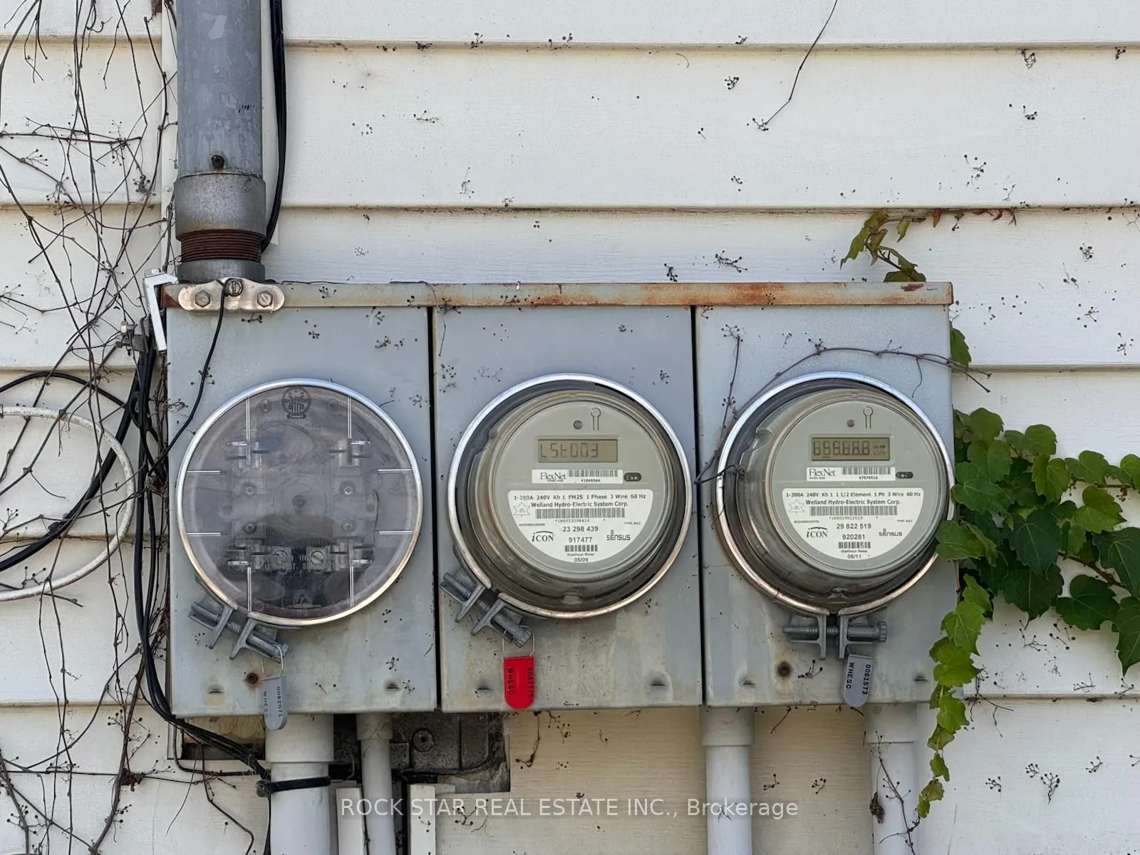 Photo 3 of 646 Deere Street, Welland, Lincoln/Crowland — HOMEH