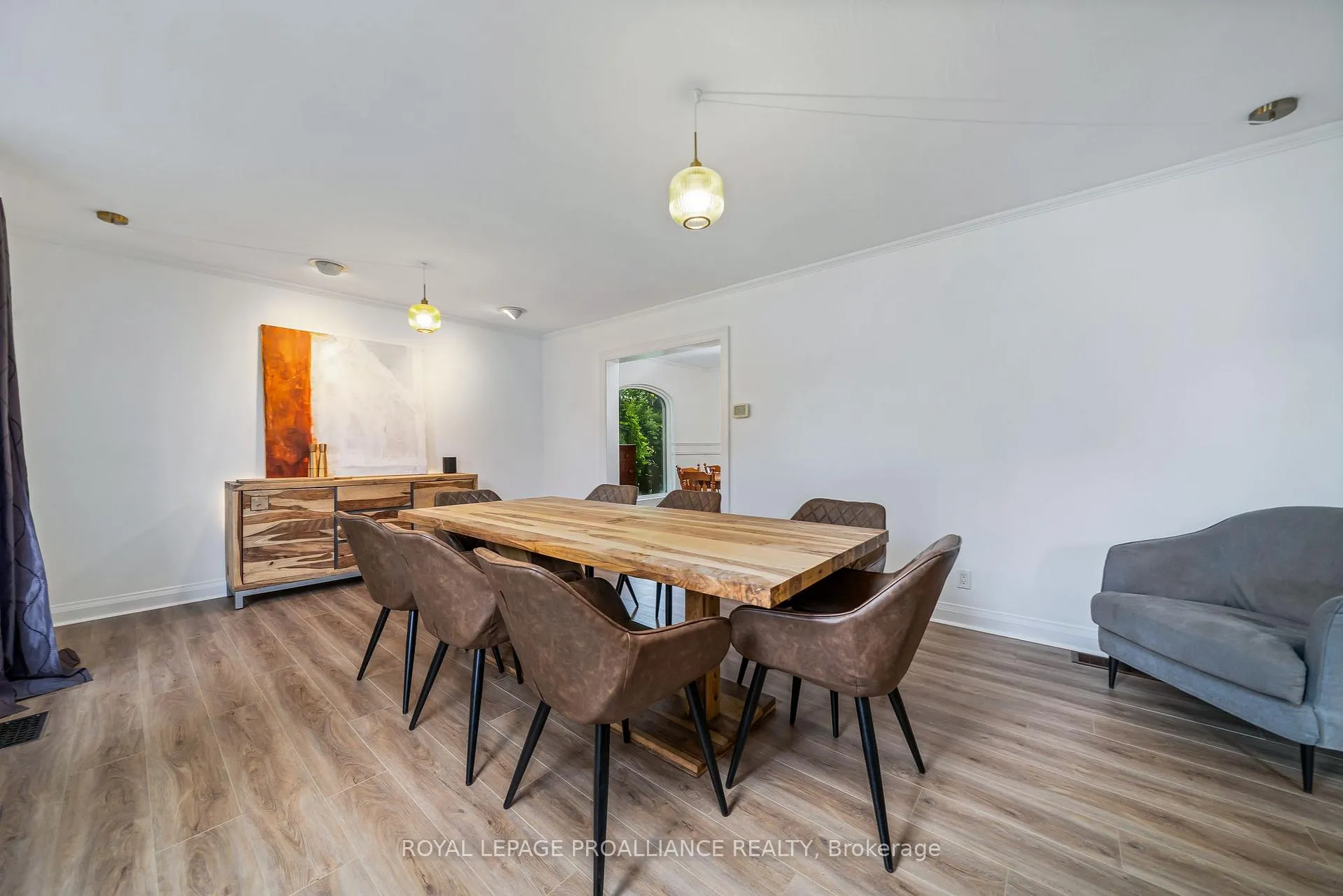 Photo 9 of 27 Forest Hill Crescent, Belleville, Belleville Ward — HOMEH
