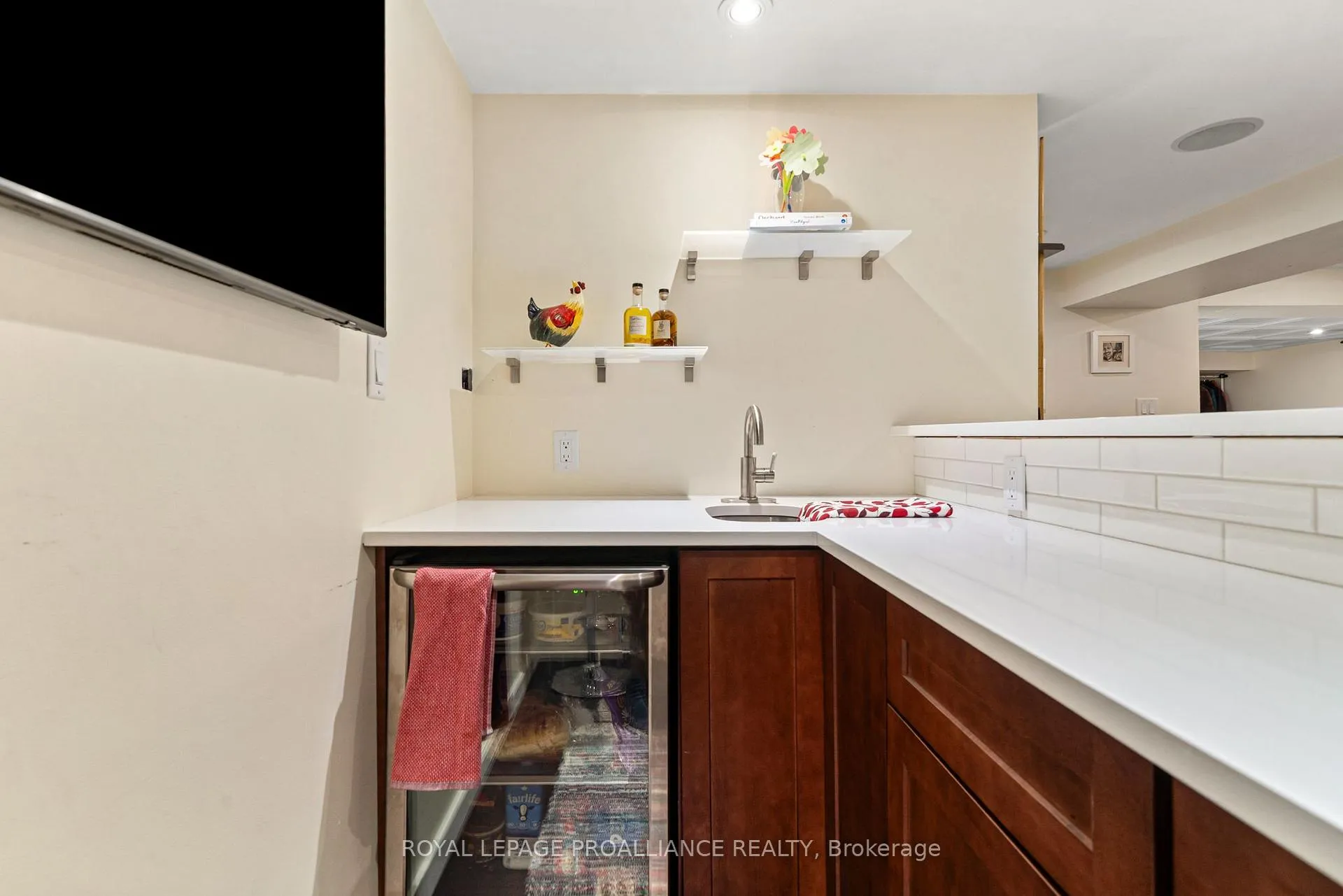 Photo 37 of 27 Forest Hill Crescent, Belleville, Belleville Ward — HOMEH