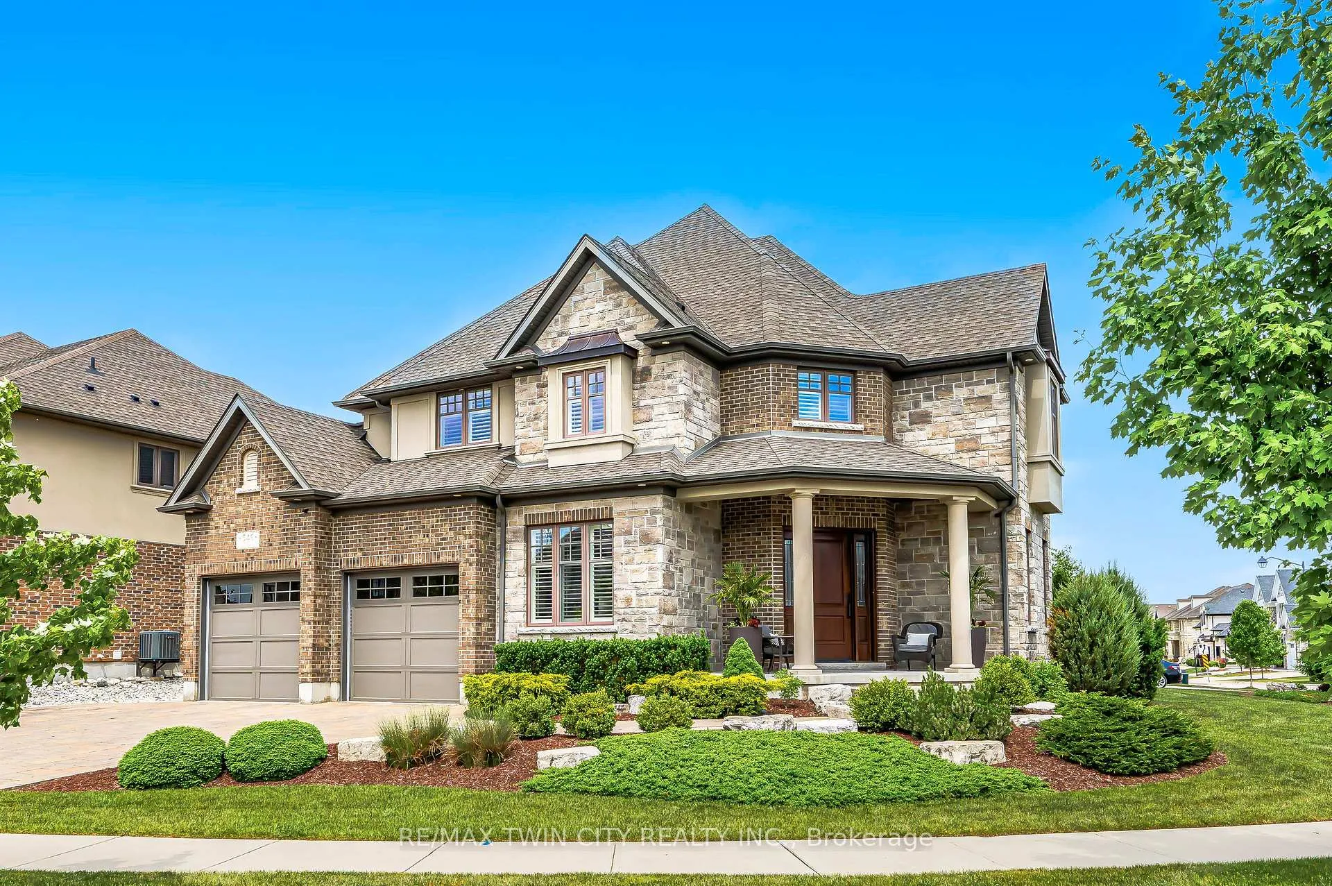Photo 2 of 546 Manor Ridge Crescent, Waterloo — HOMEH