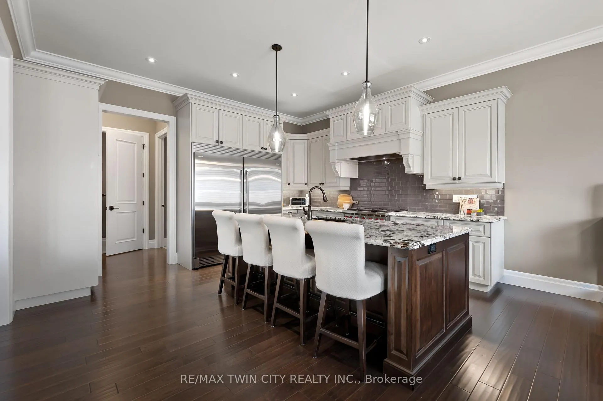 Photo 15 of 546 Manor Ridge Crescent, Waterloo — HOMEH