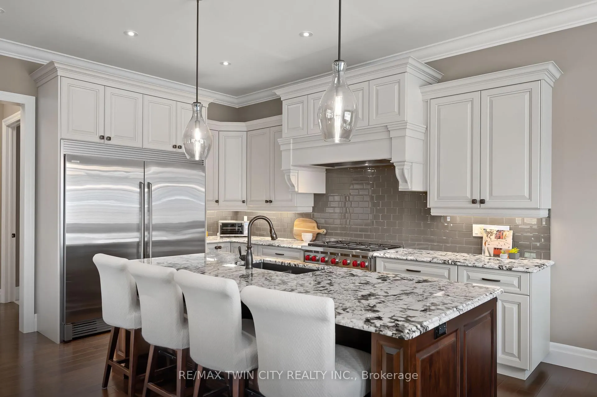 Photo 17 of 546 Manor Ridge Crescent, Waterloo — HOMEH