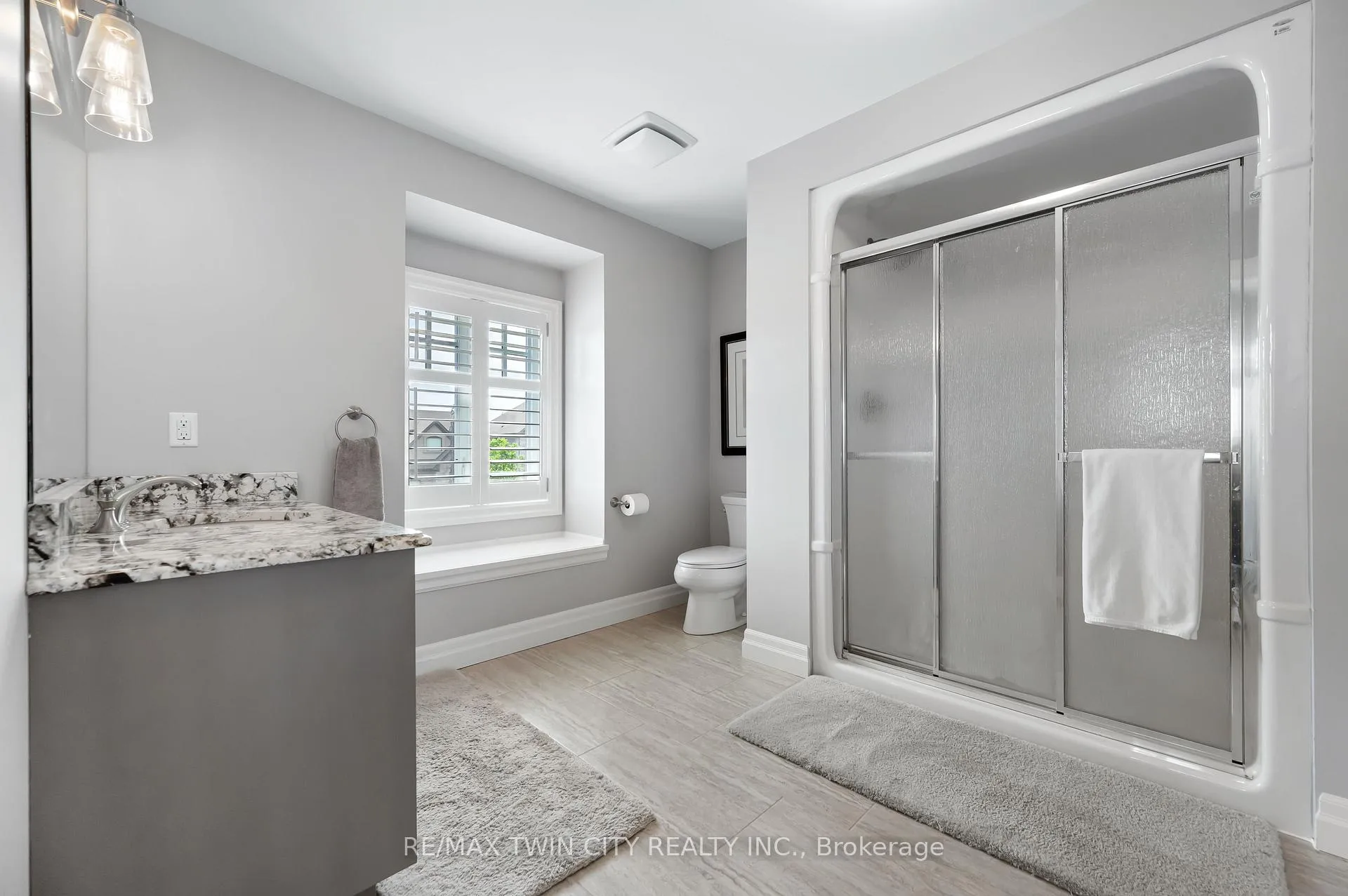 Photo 29 of 546 Manor Ridge Crescent, Waterloo — HOMEH