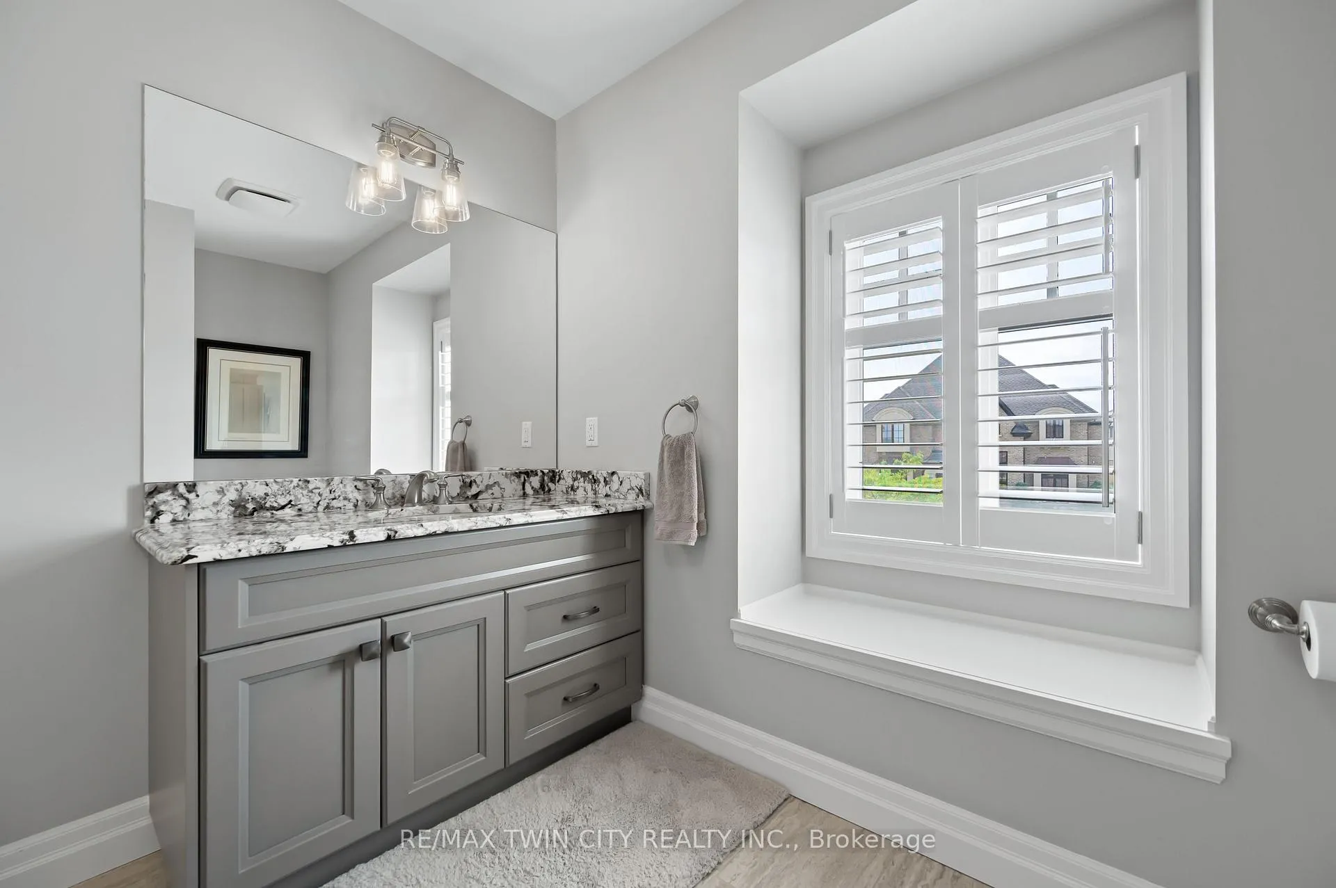 Photo 30 of 546 Manor Ridge Crescent, Waterloo — HOMEH