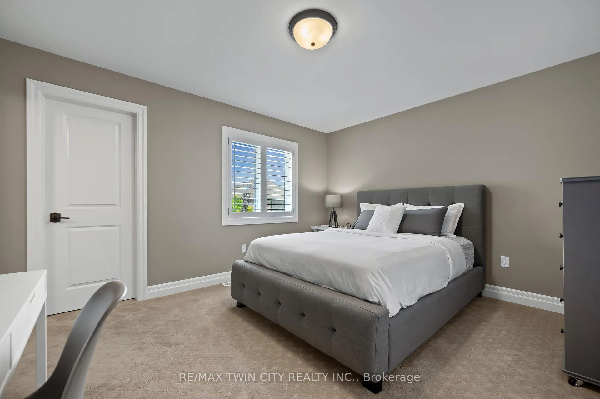 Photo 31 of 546 Manor Ridge Crescent, Waterloo — HOMEH