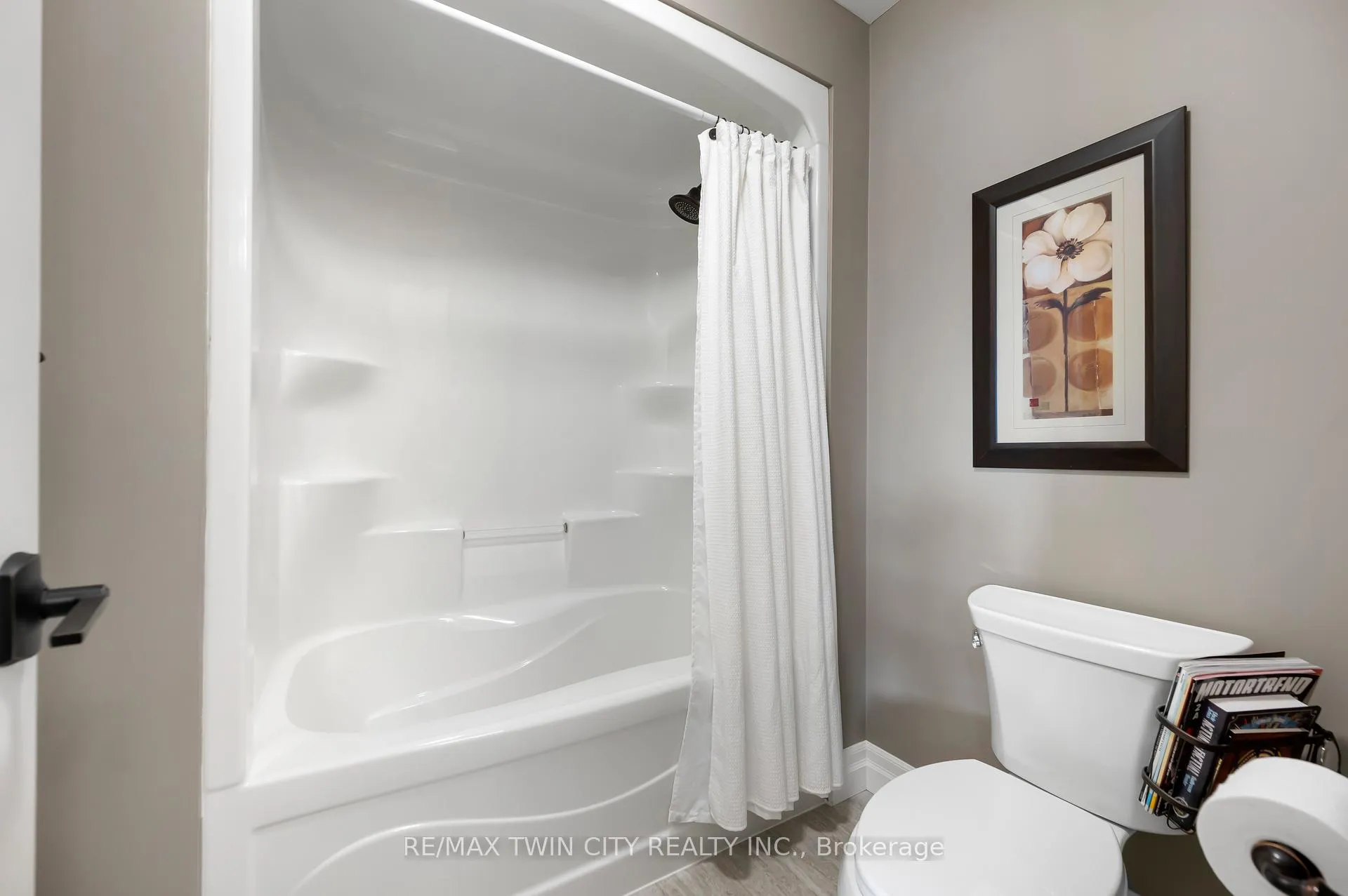 Photo 33 of 546 Manor Ridge Crescent, Waterloo — HOMEH