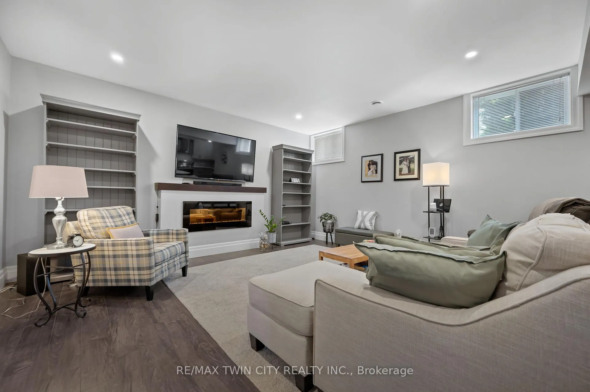 Photo 41 of 546 Manor Ridge Crescent, Waterloo — HOMEH