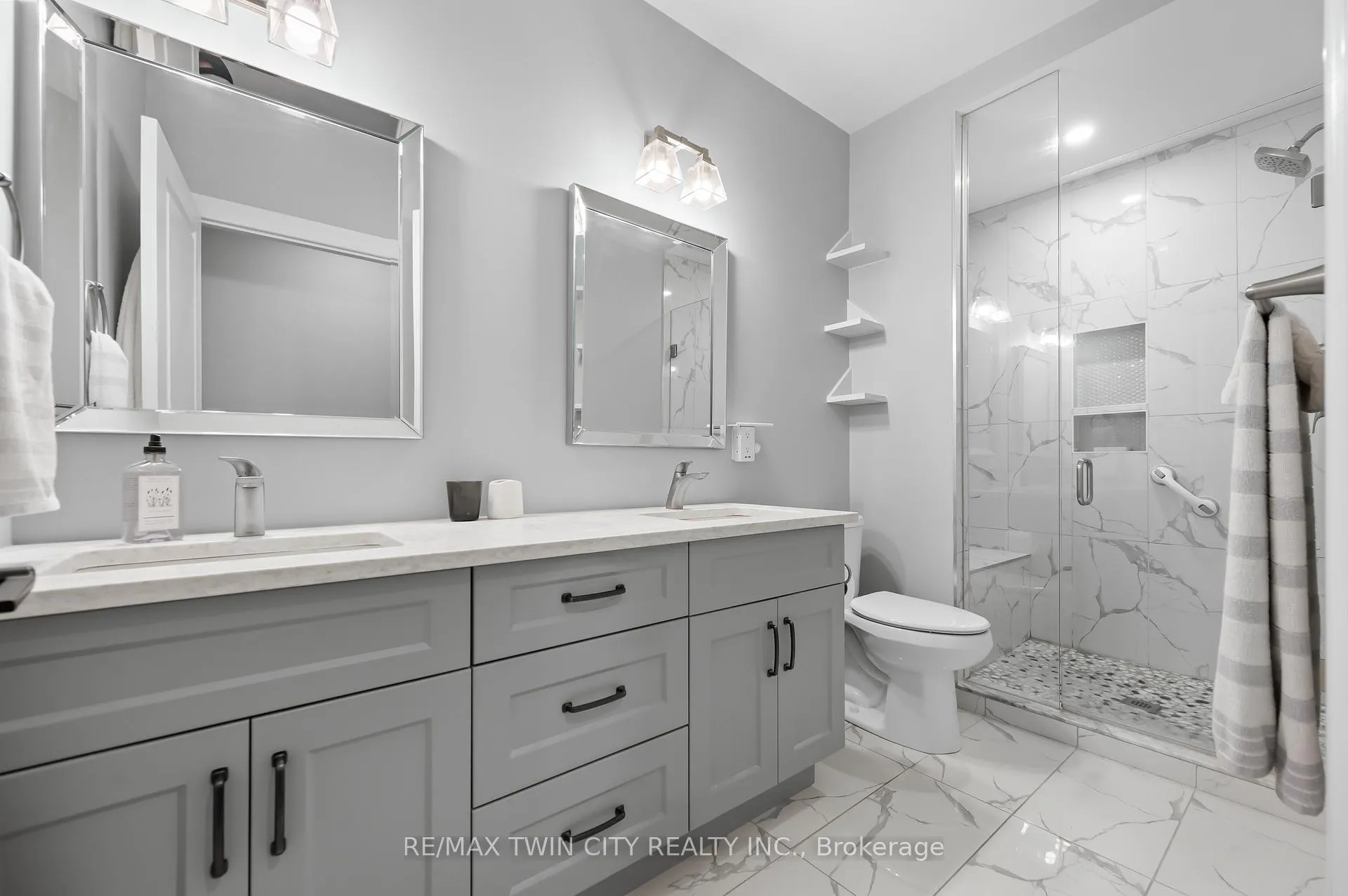 Photo 43 of 546 Manor Ridge Crescent, Waterloo — HOMEH