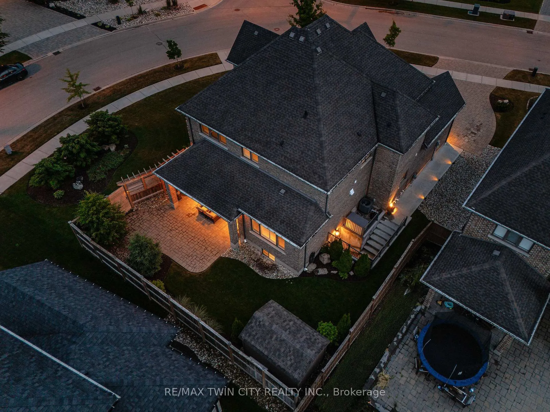 Photo 50 of 546 Manor Ridge Crescent, Waterloo — HOMEH